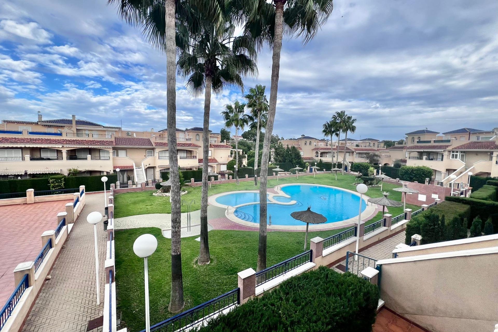 Resale - Bungalow -
Pilar de la Horadada - RioMar