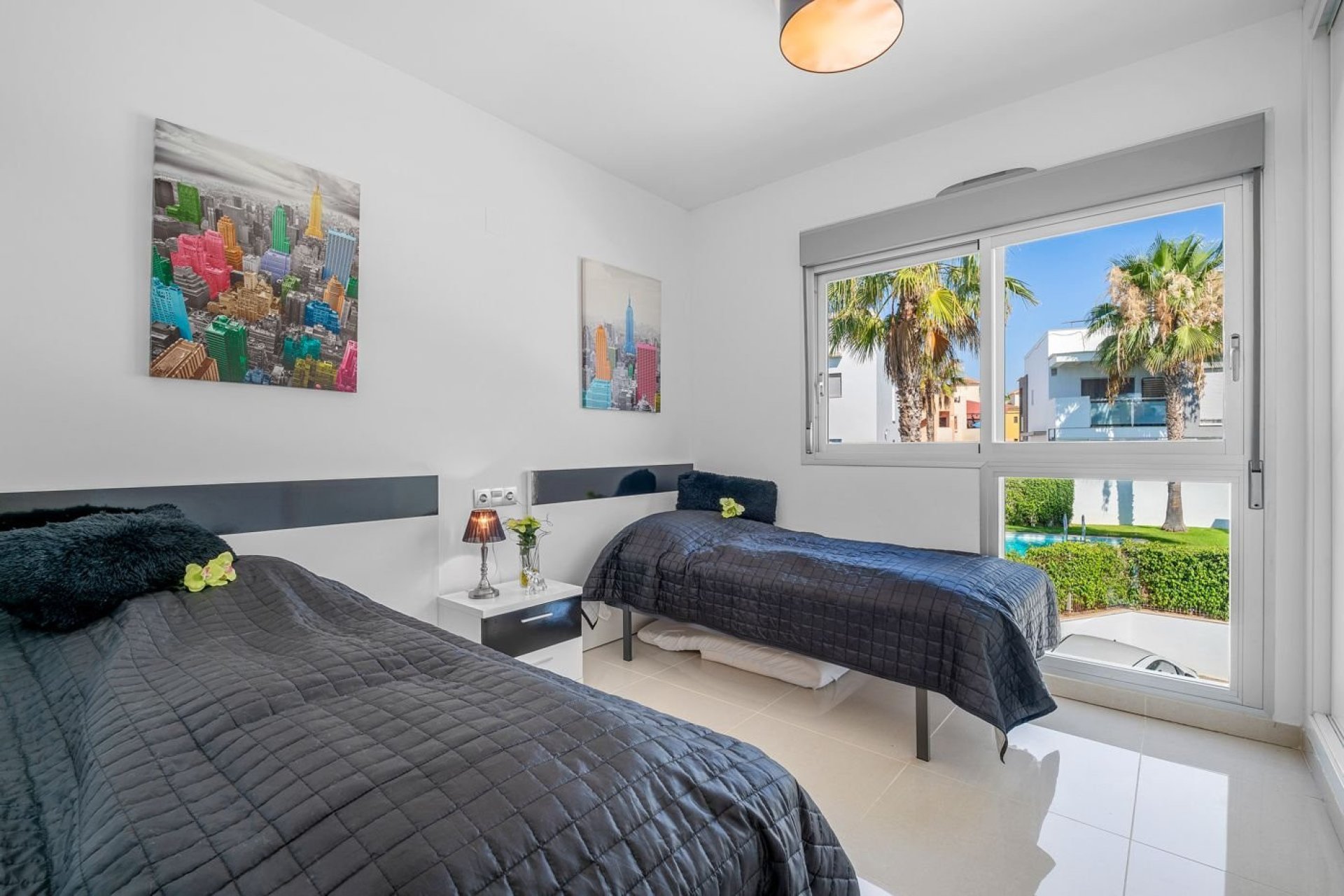 Resale - Bungalow -
Punta Prima