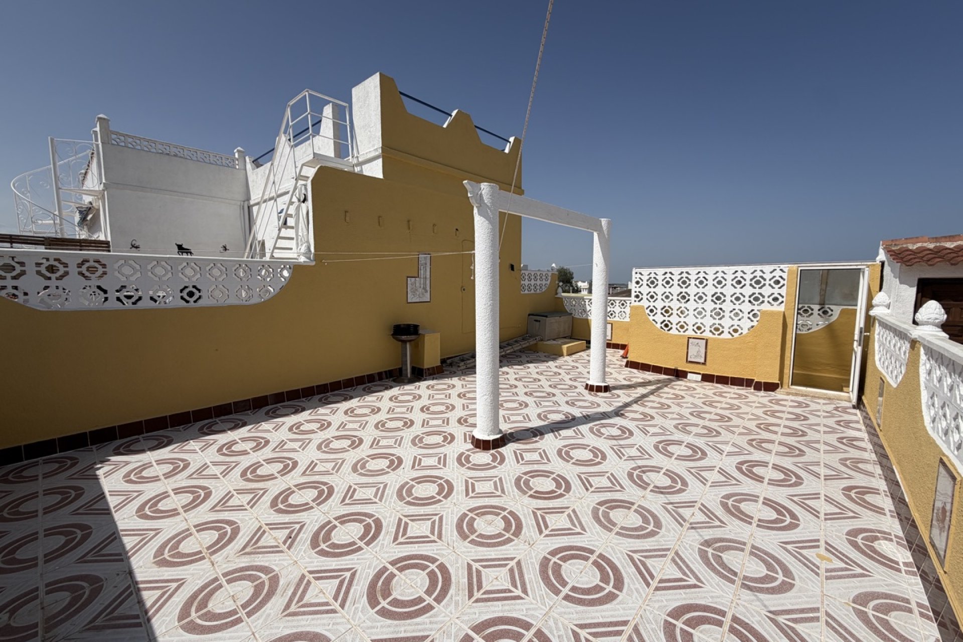 Resale - Bungalow -
San Miguel - San Miguel de Salinas