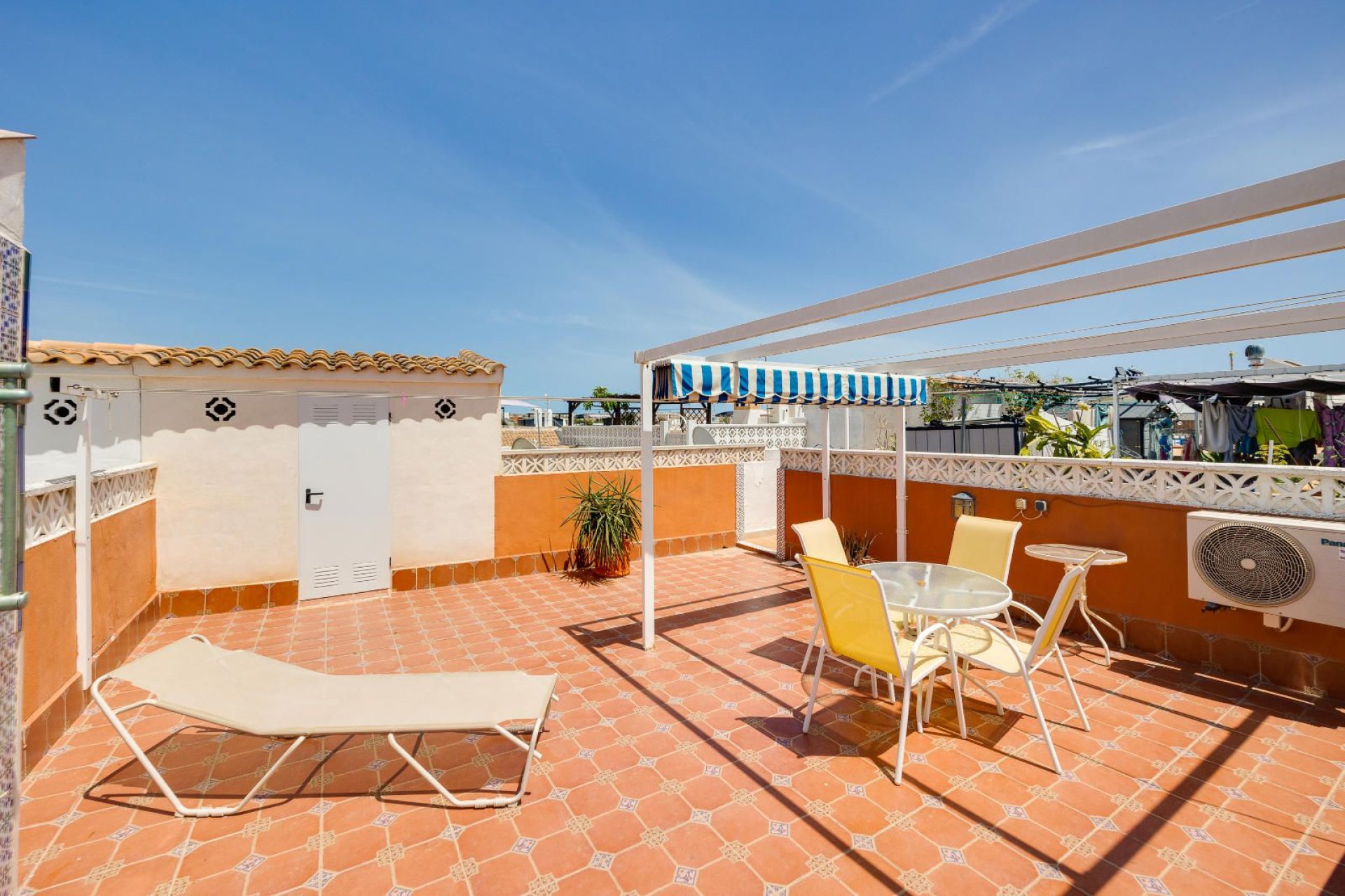 Resale - Bungalow -
Torrevieja - Carrefour