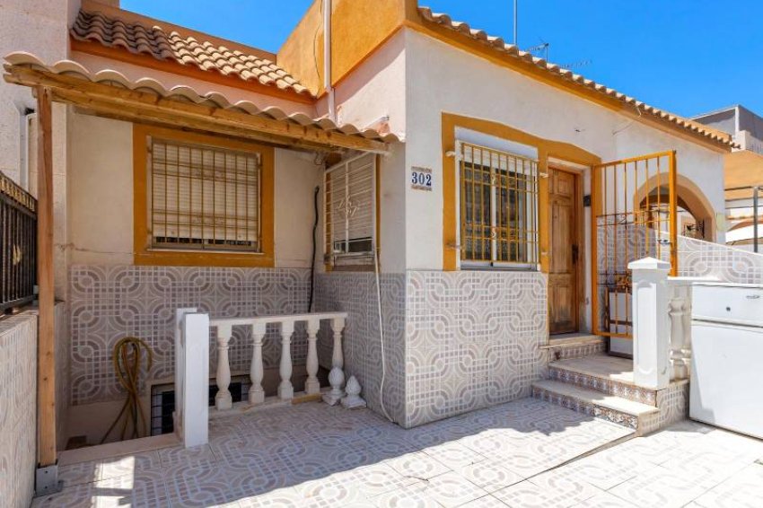 Resale - Bungalow -
Torrevieja - El limonar