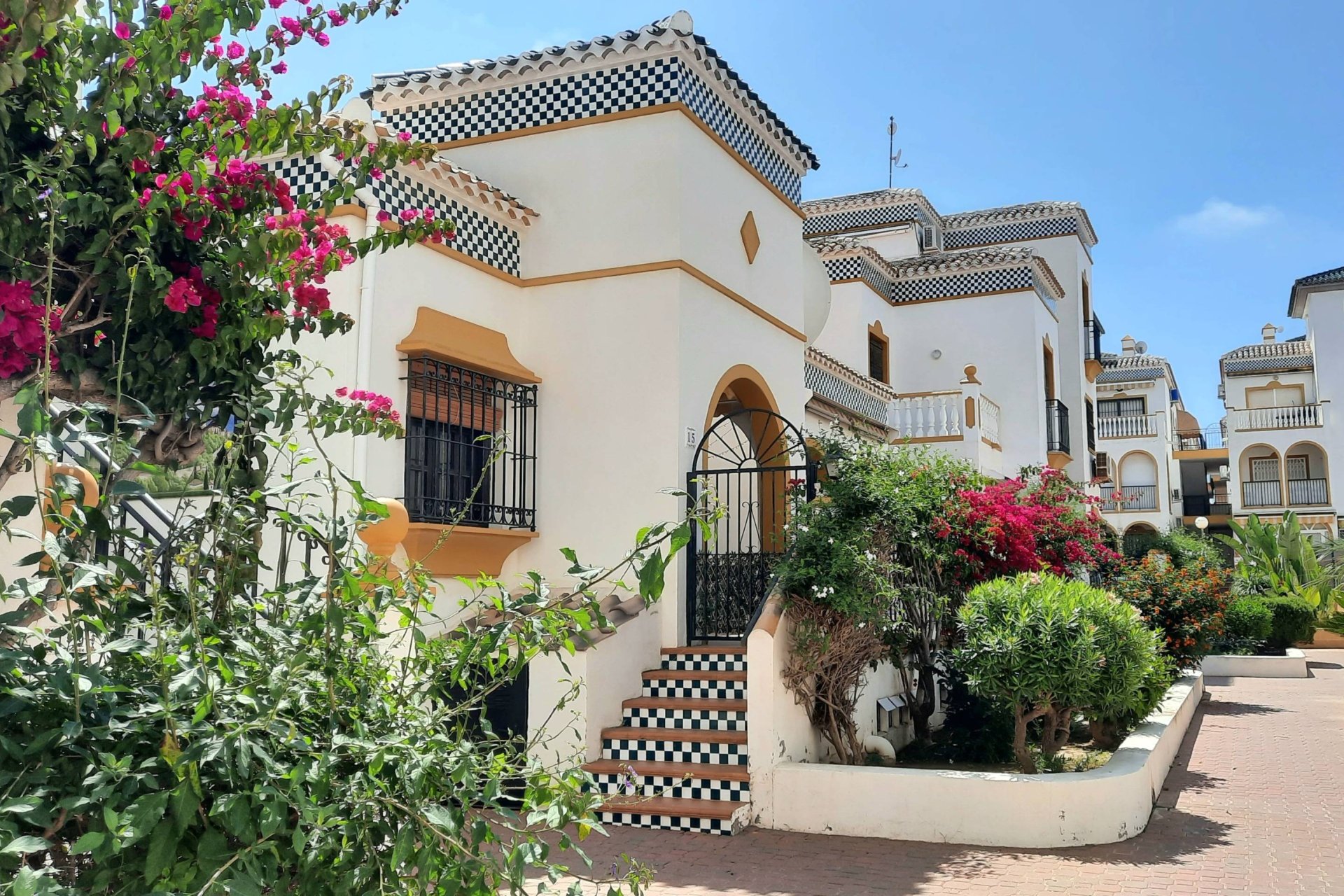 Resale - Bungalow -
Torrevieja - La Mata