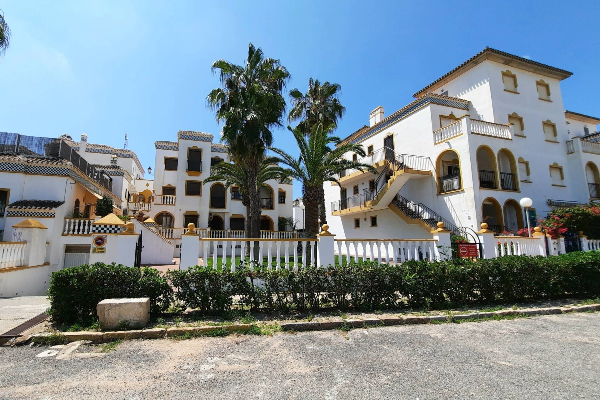 Resale - Bungalow -
Torrevieja - La Mata