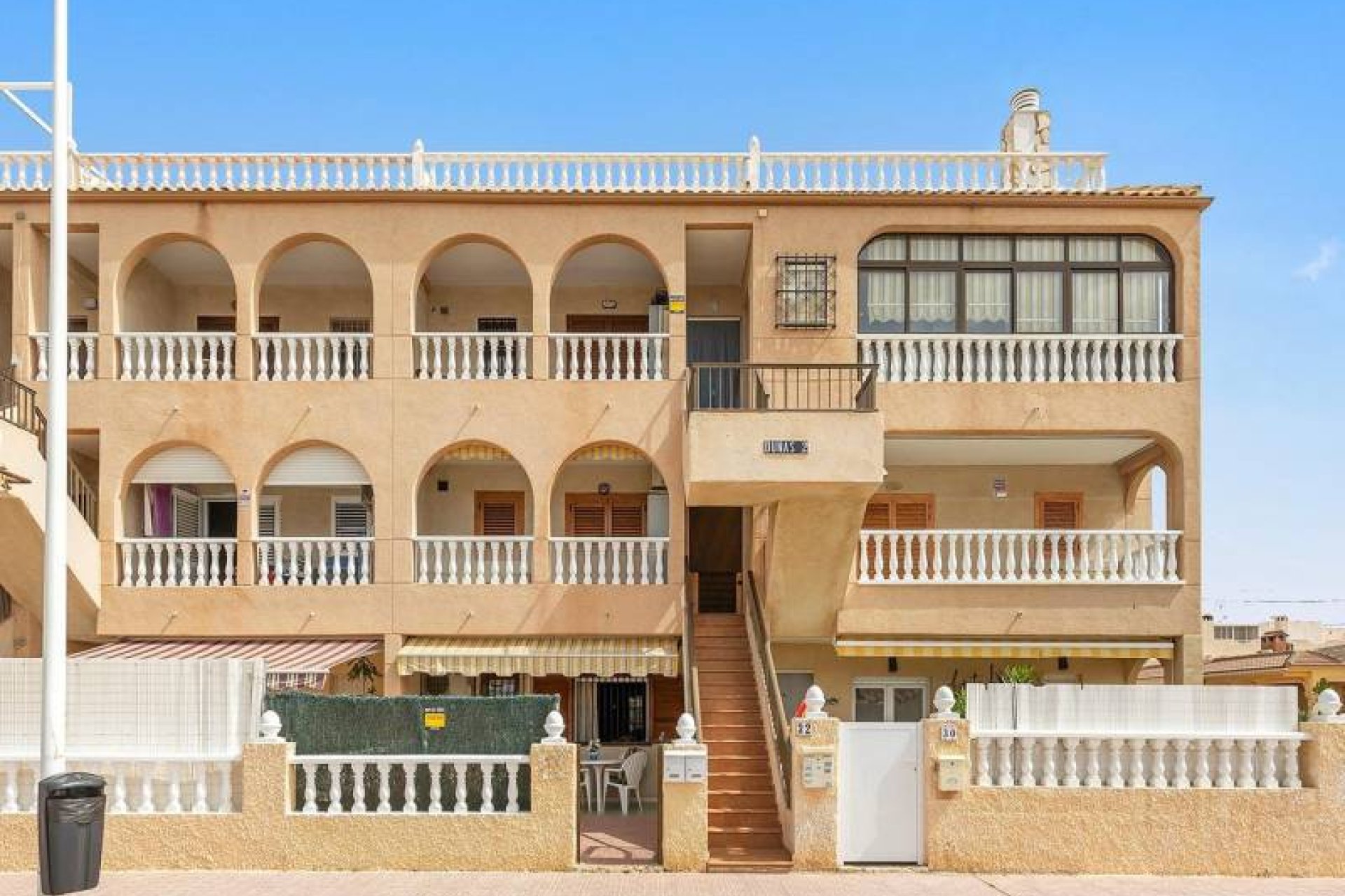 Resale - Bungalow -
Torrevieja - La Mata