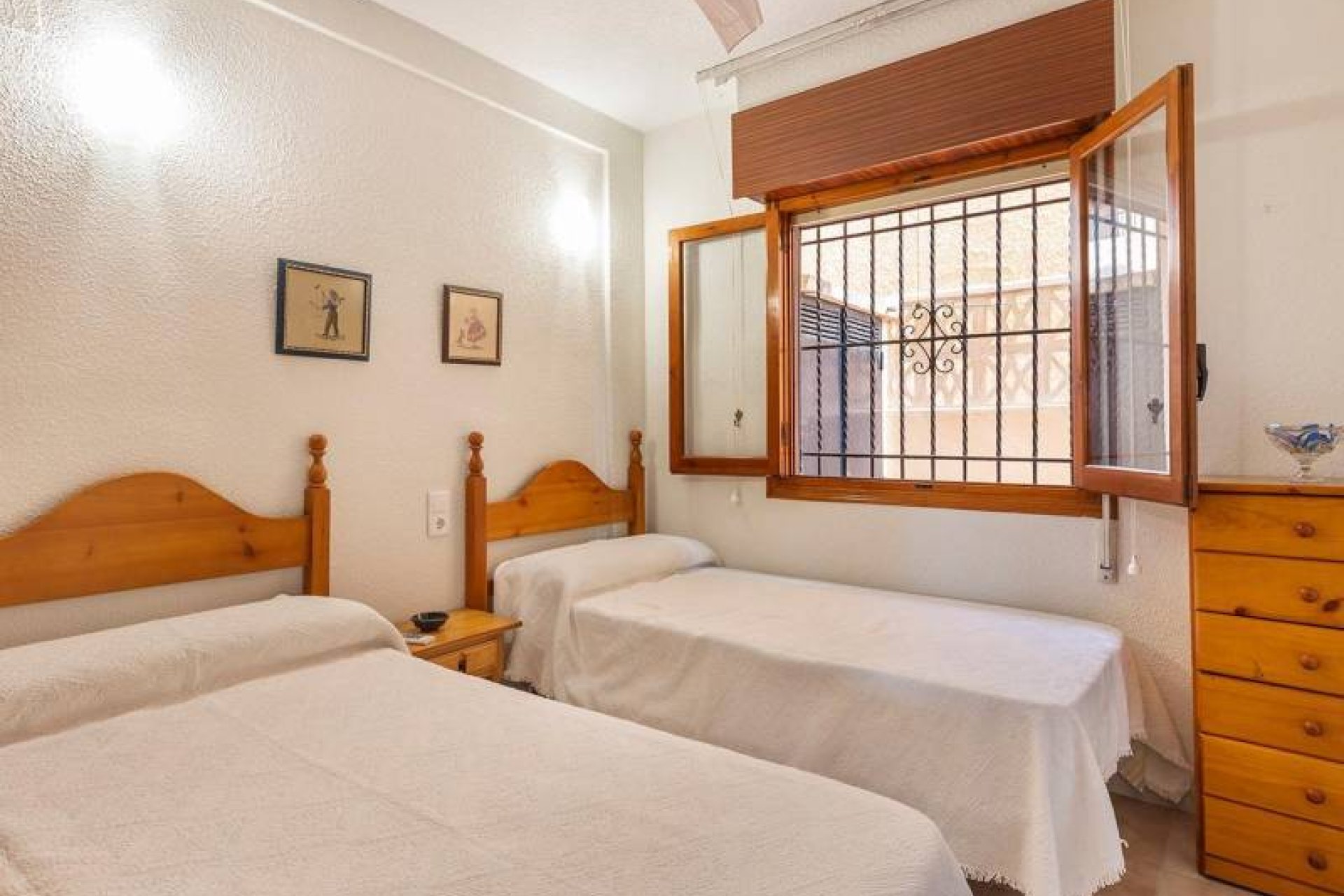 Resale - Bungalow -
Torrevieja - La Mata