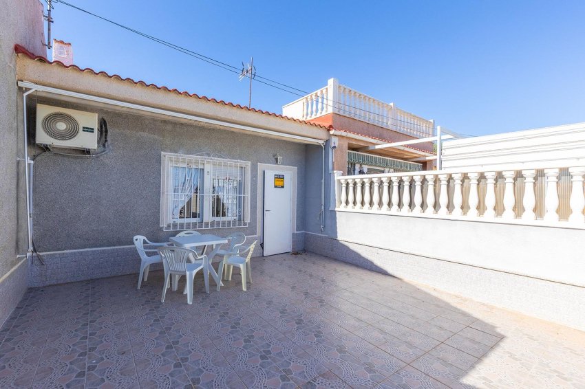 Resale - Bungalow -
Torrevieja - La Siesta - El Salado - Torreta
