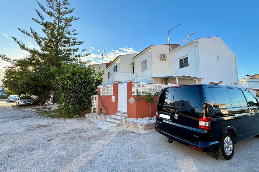 Resale - Bungalow -
Torrevieja - La Siesta - El Salado - Torreta