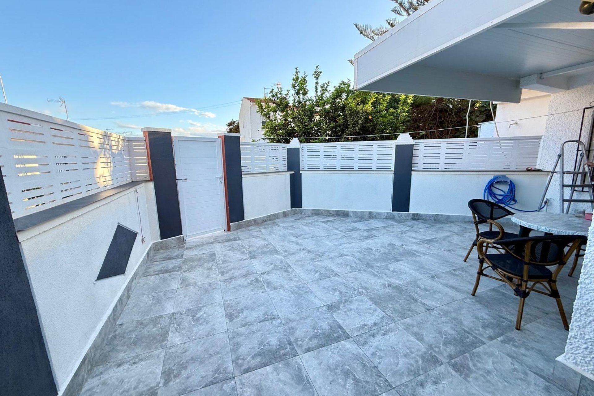 Resale - Bungalow -
Torrevieja - La Siesta - El Salado - Torreta