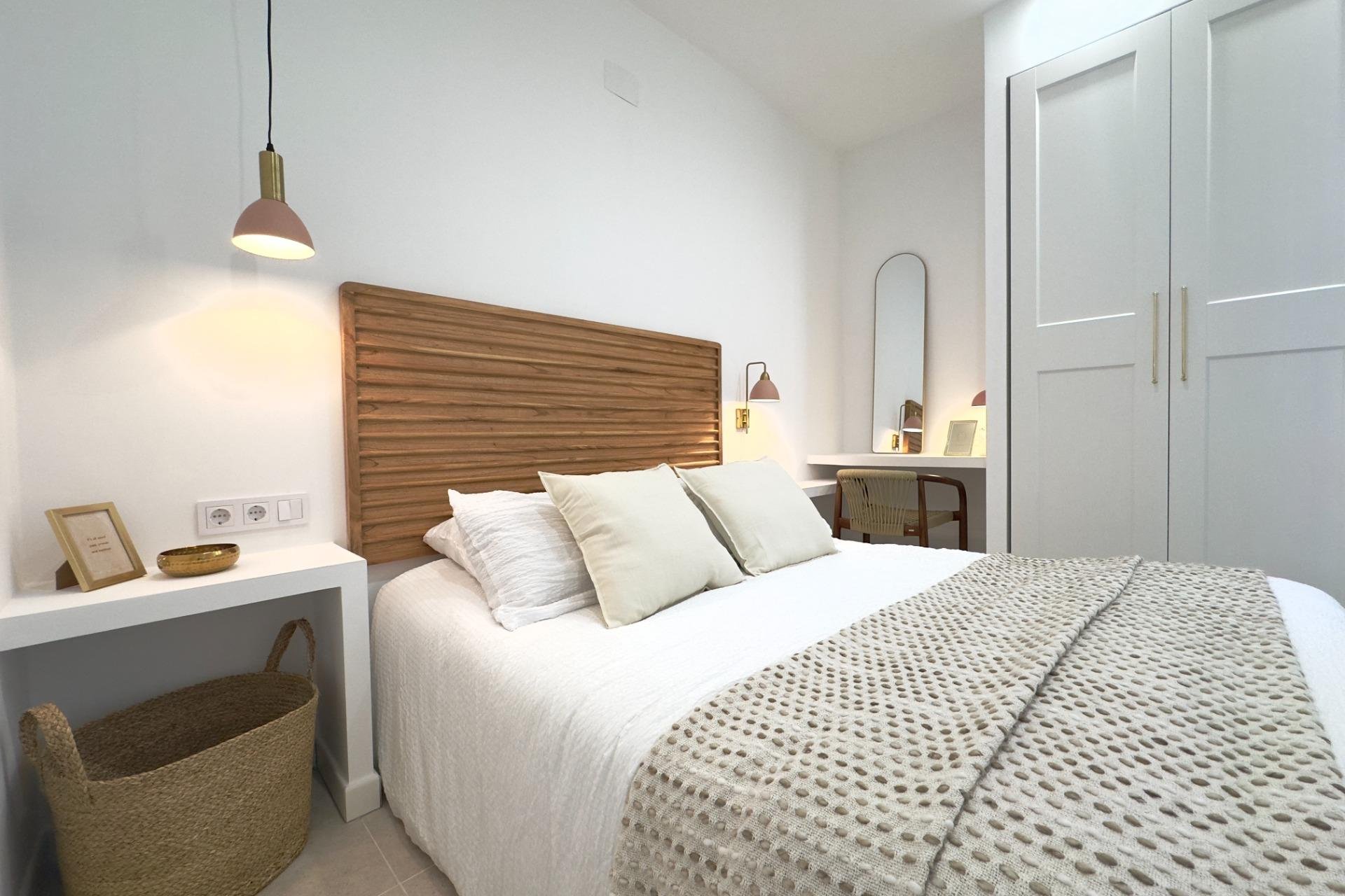 Resale - Bungalow -
Torrevieja - La Siesta - El Salado - Torreta