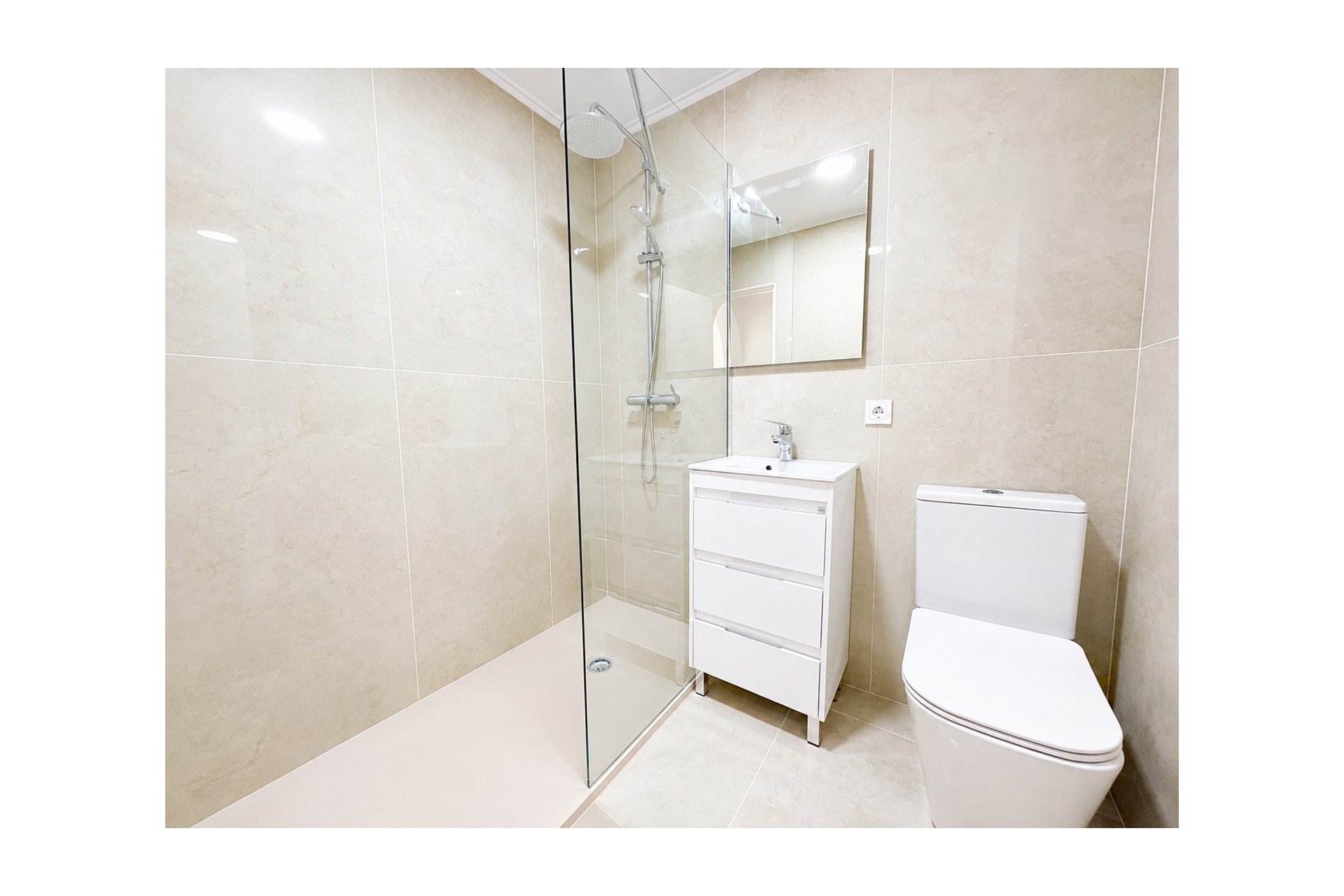 Resale - Bungalow -
Torrevieja - La Siesta - El Salado - Torreta
