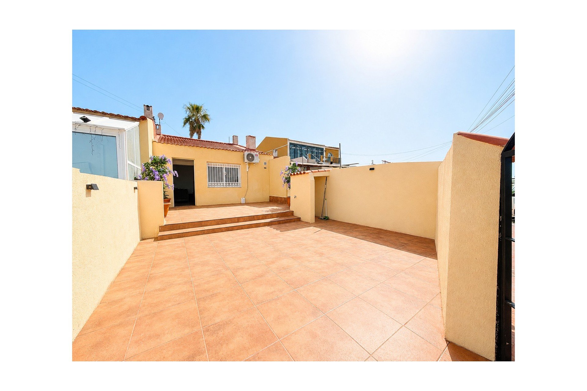 Resale - Bungalow -
Torrevieja - La Siesta - El Salado - Torreta