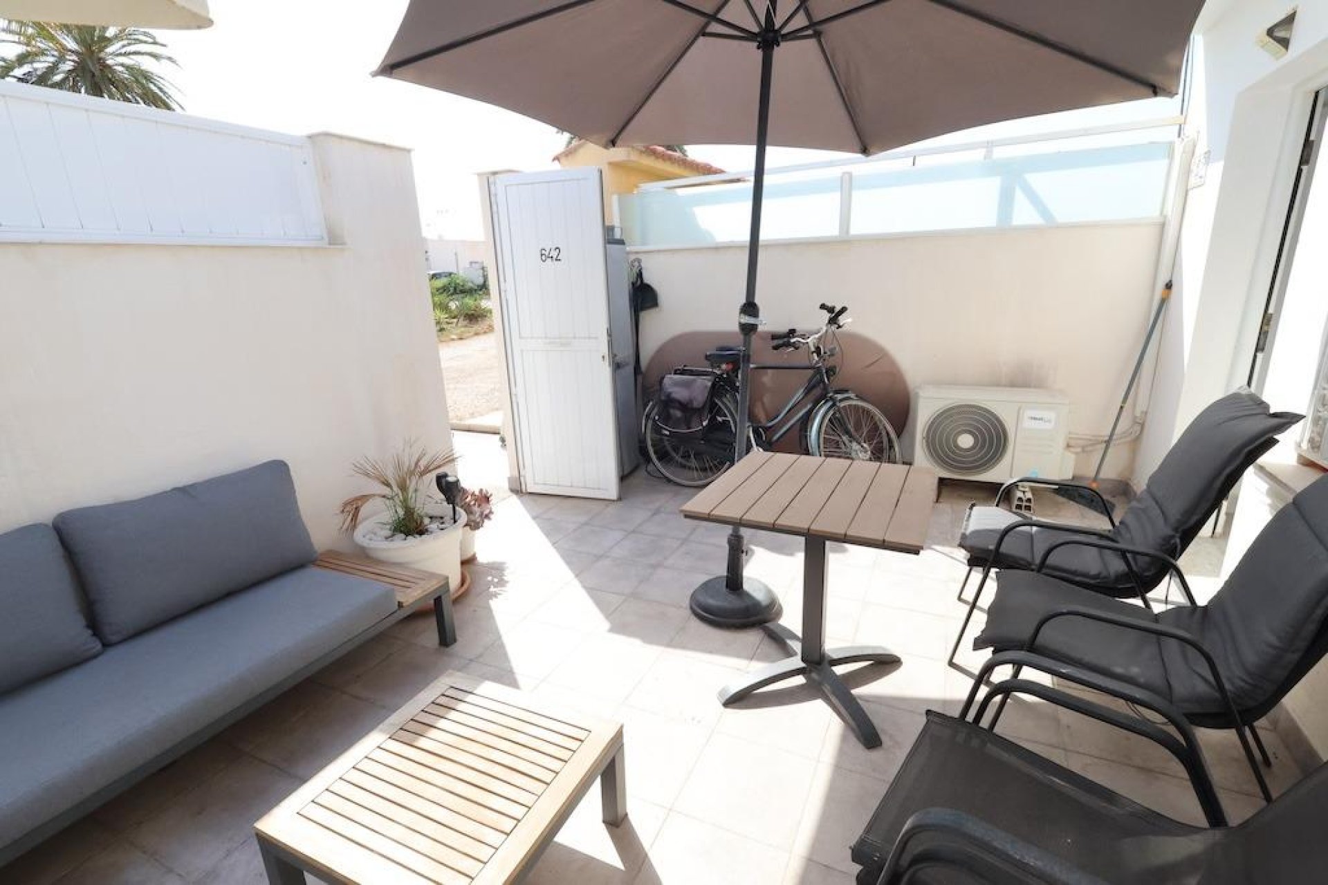 Resale - Bungalow -
Torrevieja - La Siesta - El Salado - Torreta