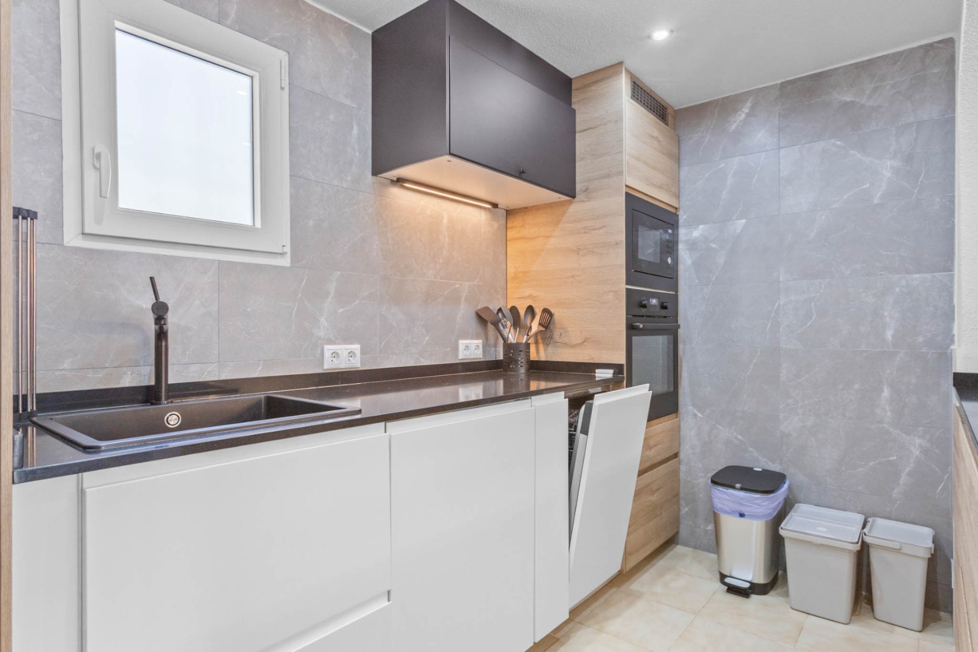 Resale - Bungalow -
Torrevieja - Lago jardin