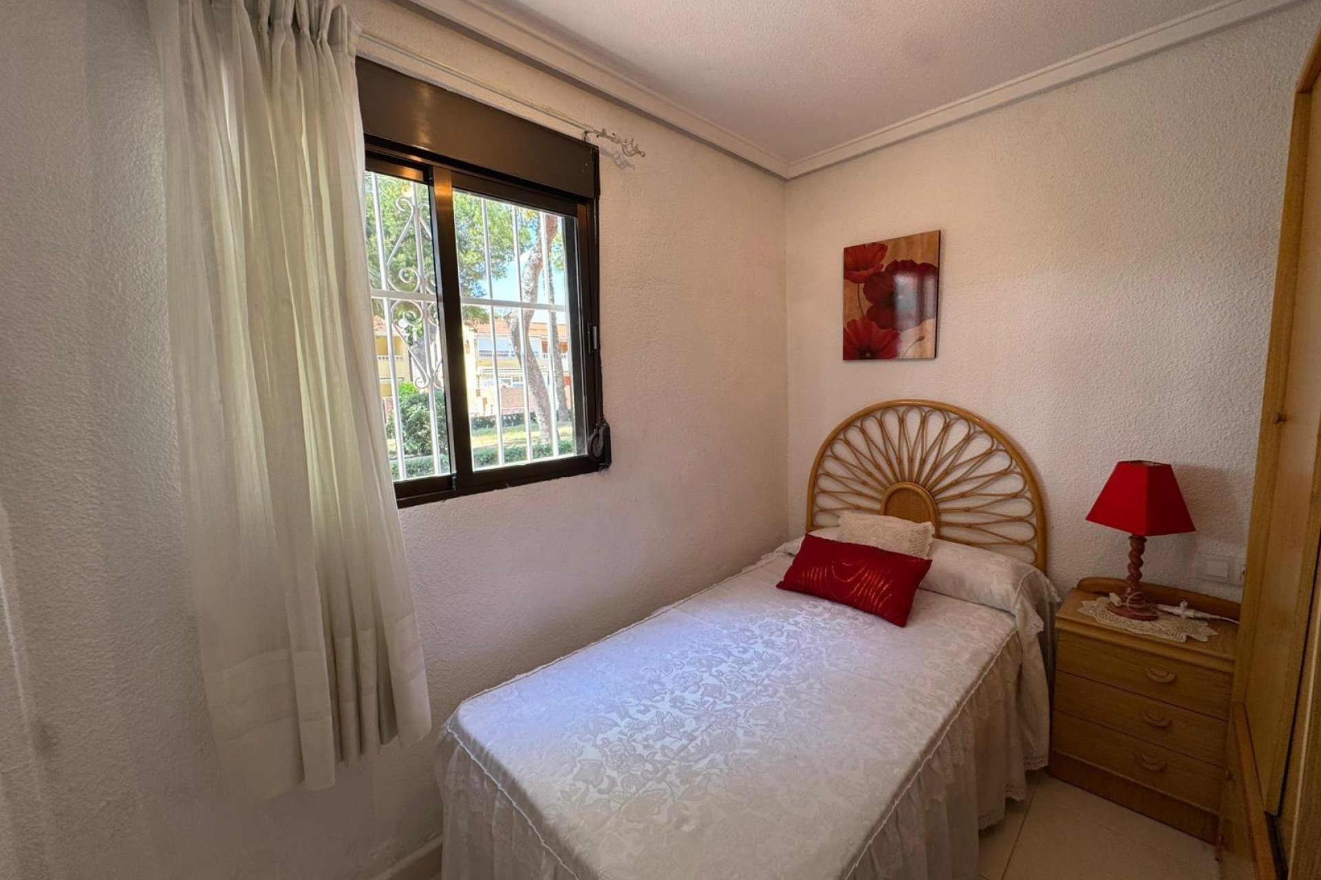 Resale - Bungalow -
Torrevieja - Playa de los Naufragos