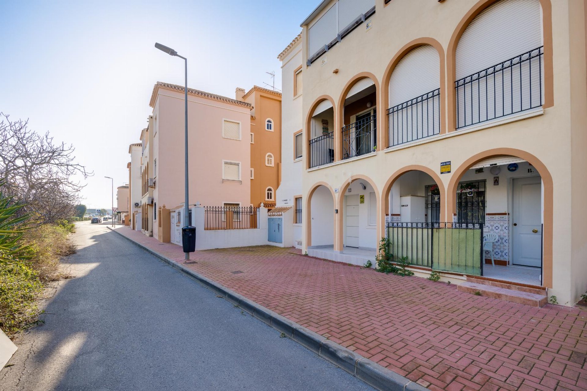 Resale - Bungalow -
Torrevieja - Playa de los Naufragos