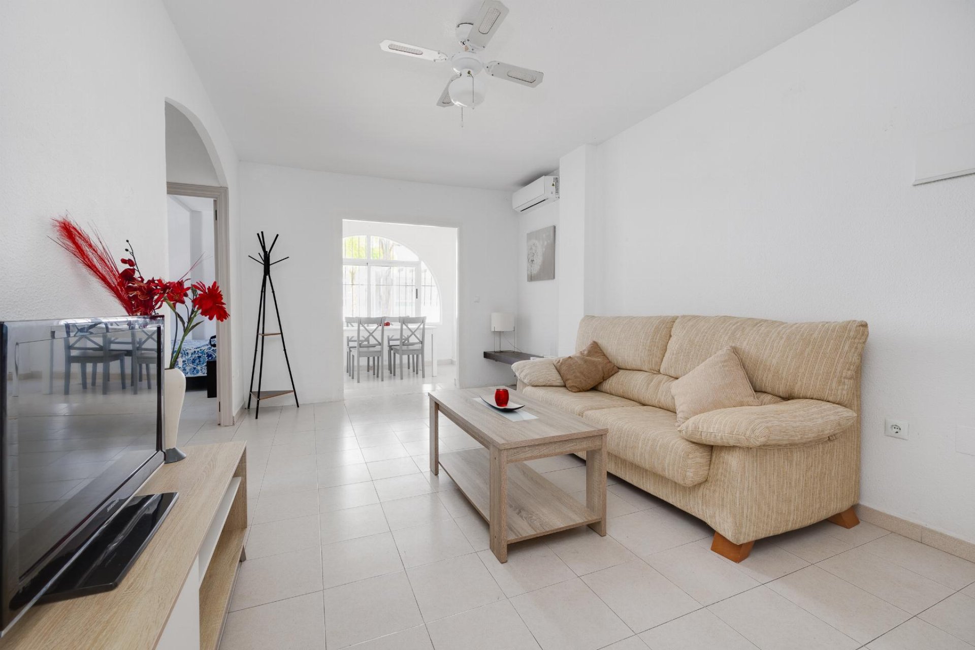 Resale - Bungalow -
Torrevieja - Playa de los Naufragos