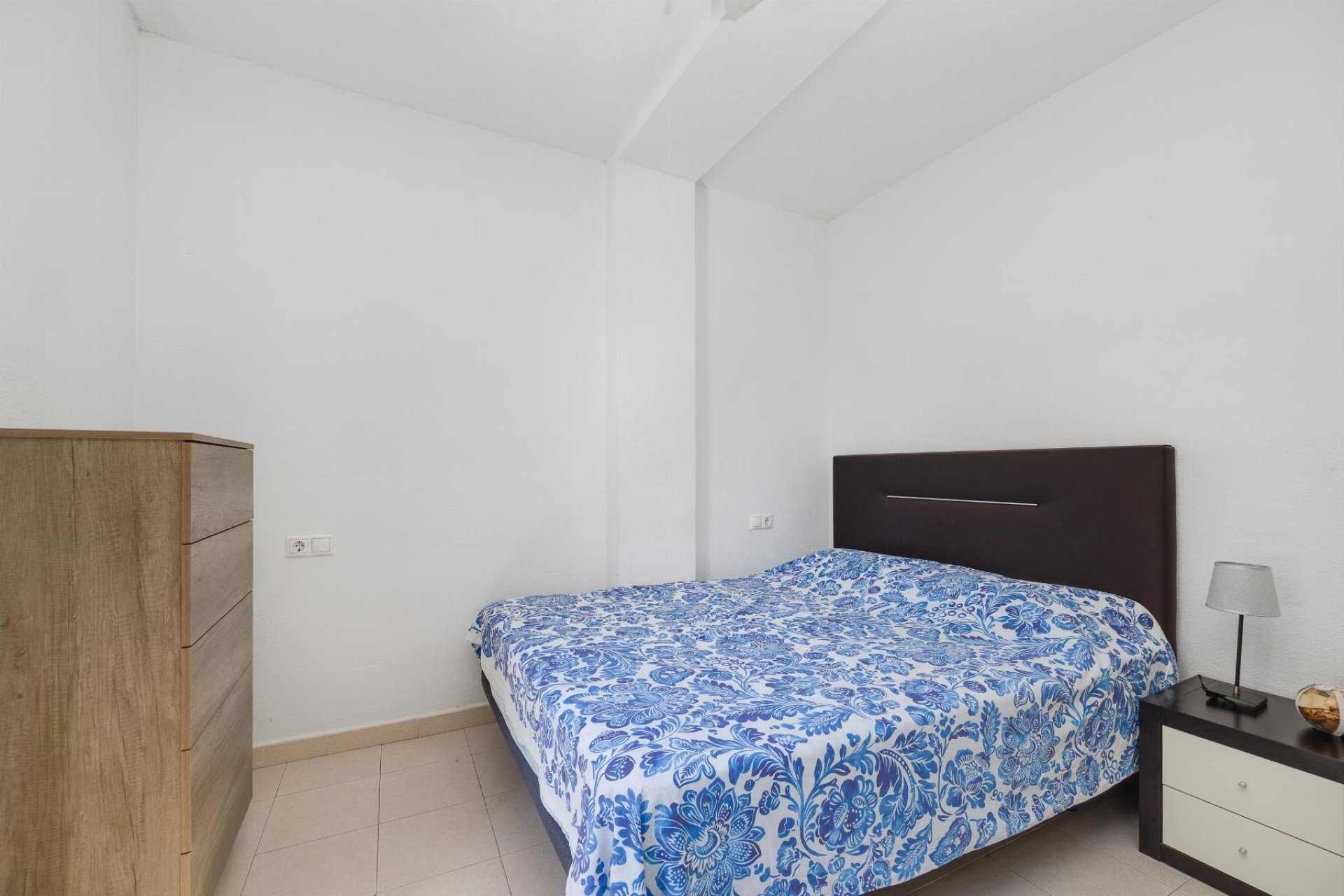 Resale - Bungalow -
Torrevieja - Playa de los Naufragos