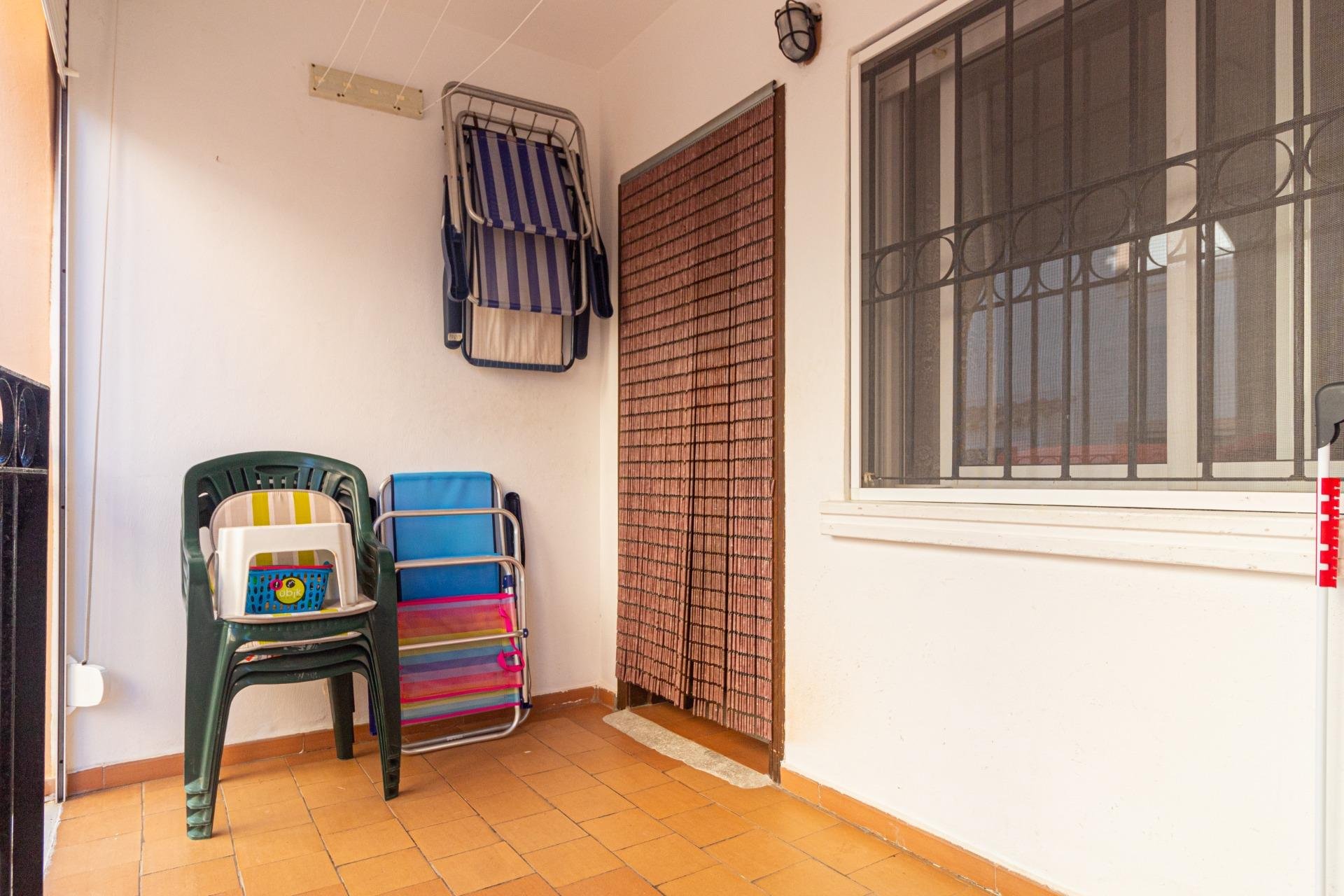 Resale - Bungalow -
Torrevieja - Playa de los Naufragos