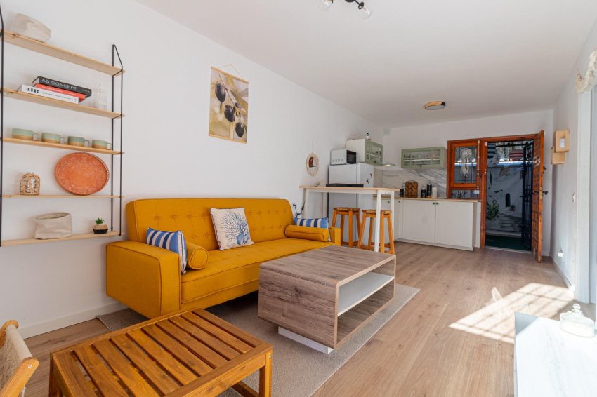 Resale - Bungalow -
Torrevieja - Playa de los Naufragos