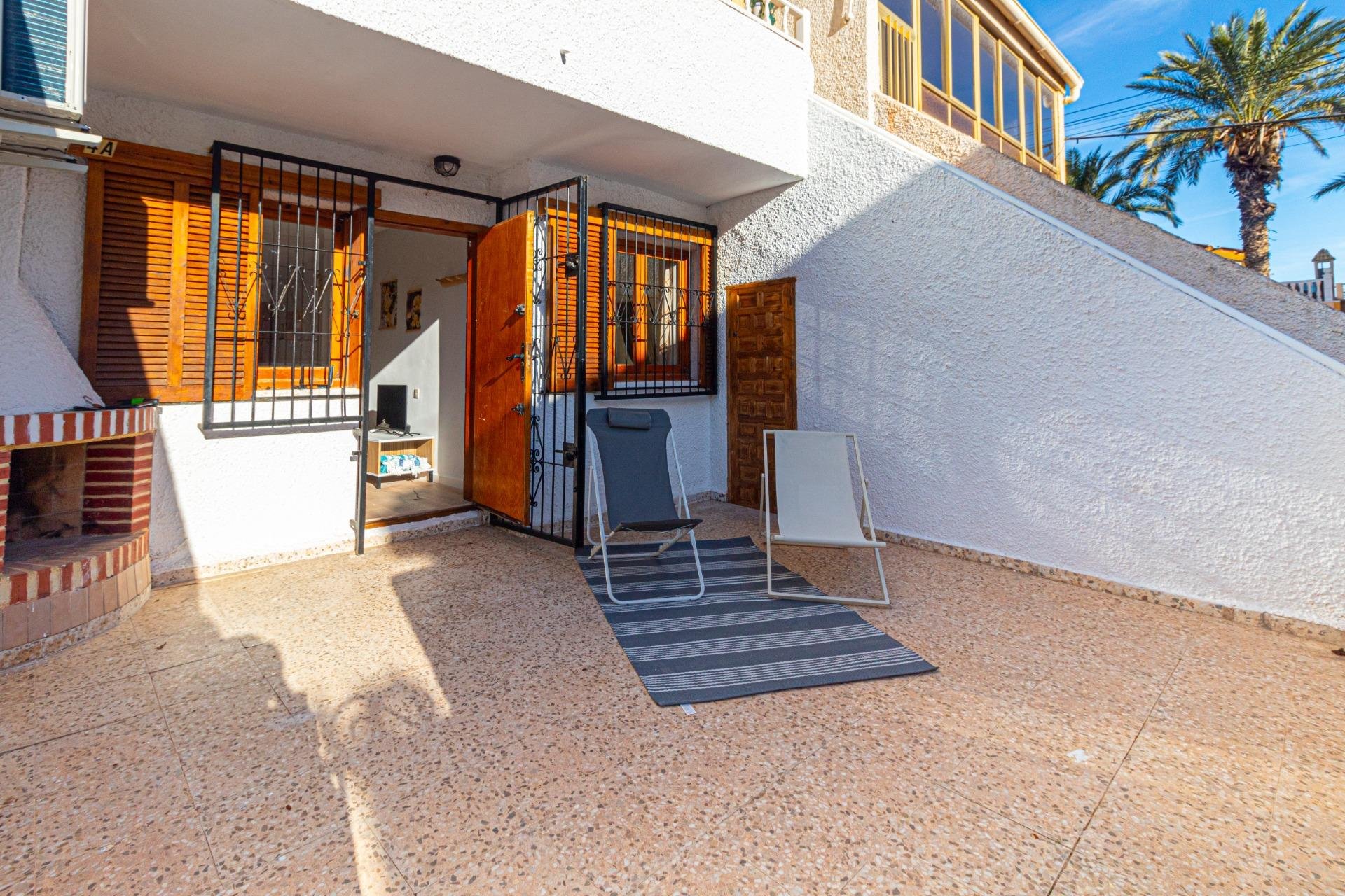 Resale - Bungalow -
Torrevieja - Playa de los Naufragos