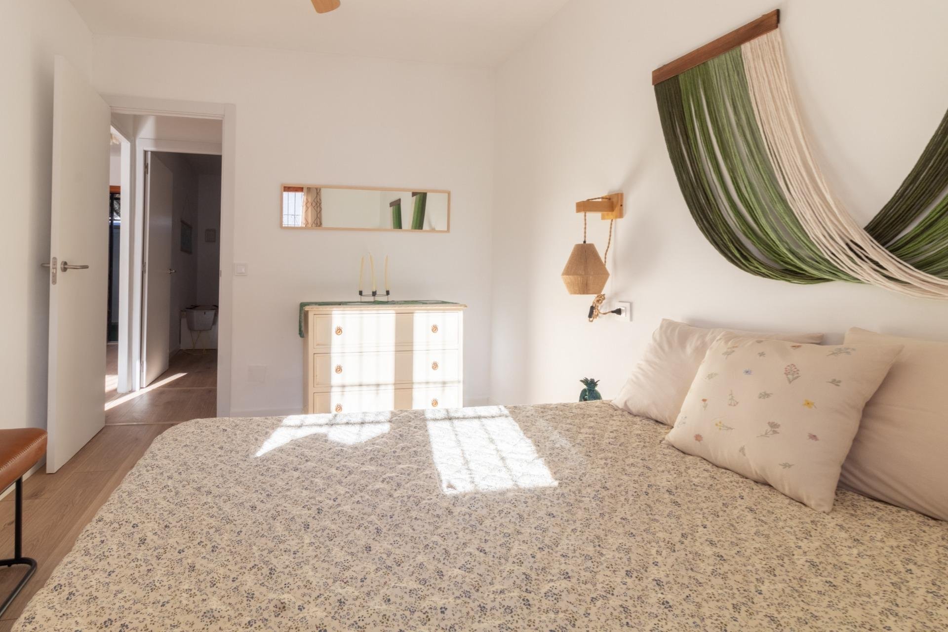 Resale - Bungalow -
Torrevieja - Playa de los Naufragos