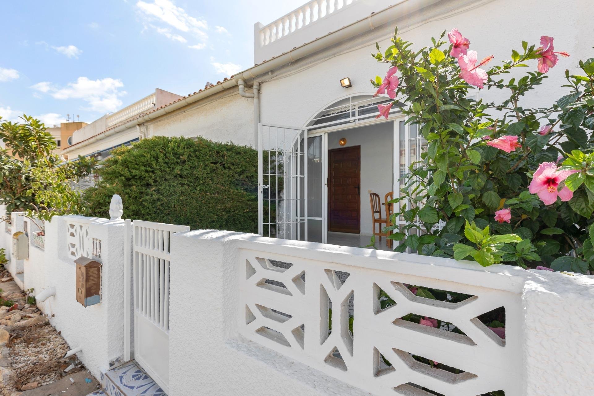 Resale - Bungalow -
Torrevieja - San luis