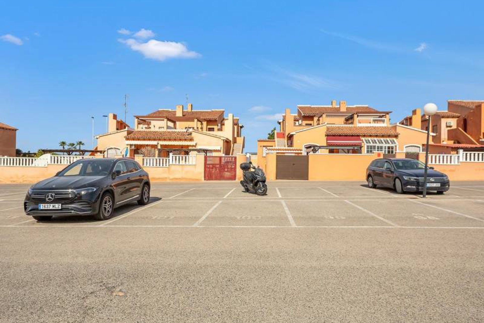 Resale - Bungalow -
Torrevieja - Torrejón