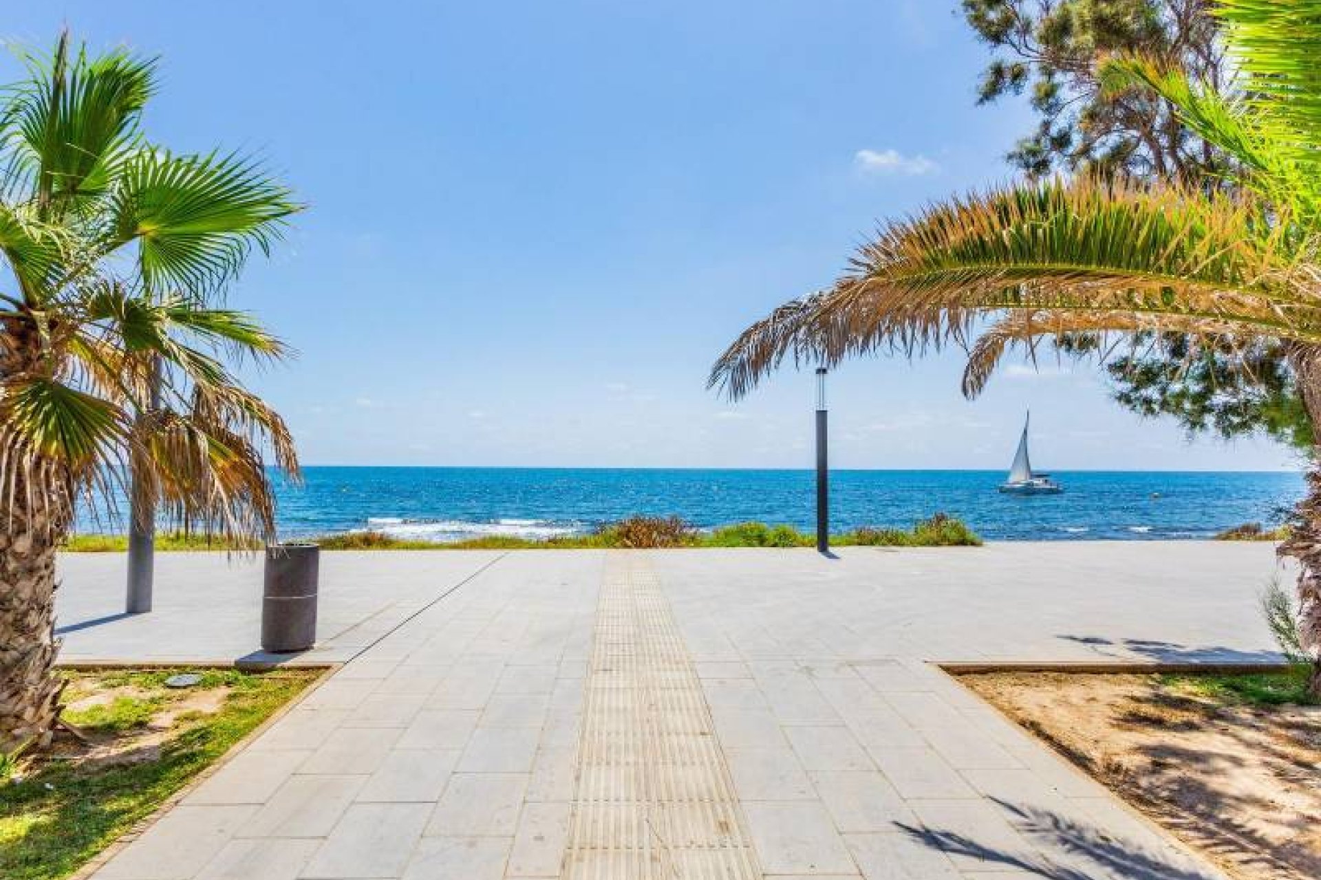 Resale - Bungalow -
Torrevieja - Torrejón