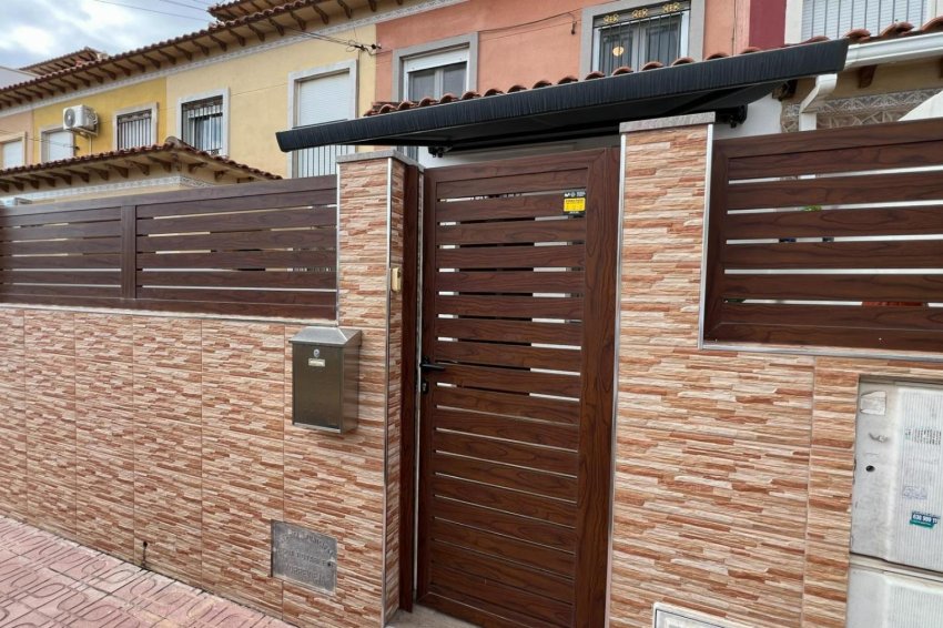 Resale - Bungalow -
Torrevieja - Torretas