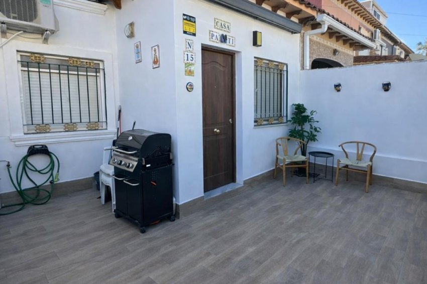 Resale - Bungalow -
Torrevieja - Torretas