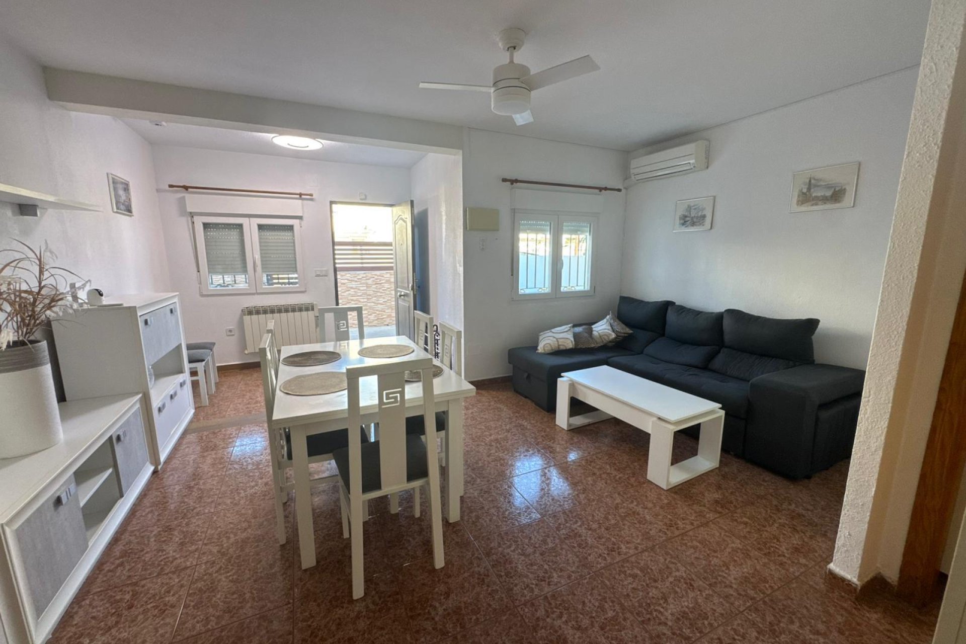 Resale - Bungalow -
Torrevieja - Torretas