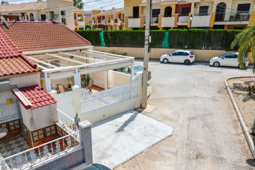 Resale - Bungalow -
Torrevieja - Torretas