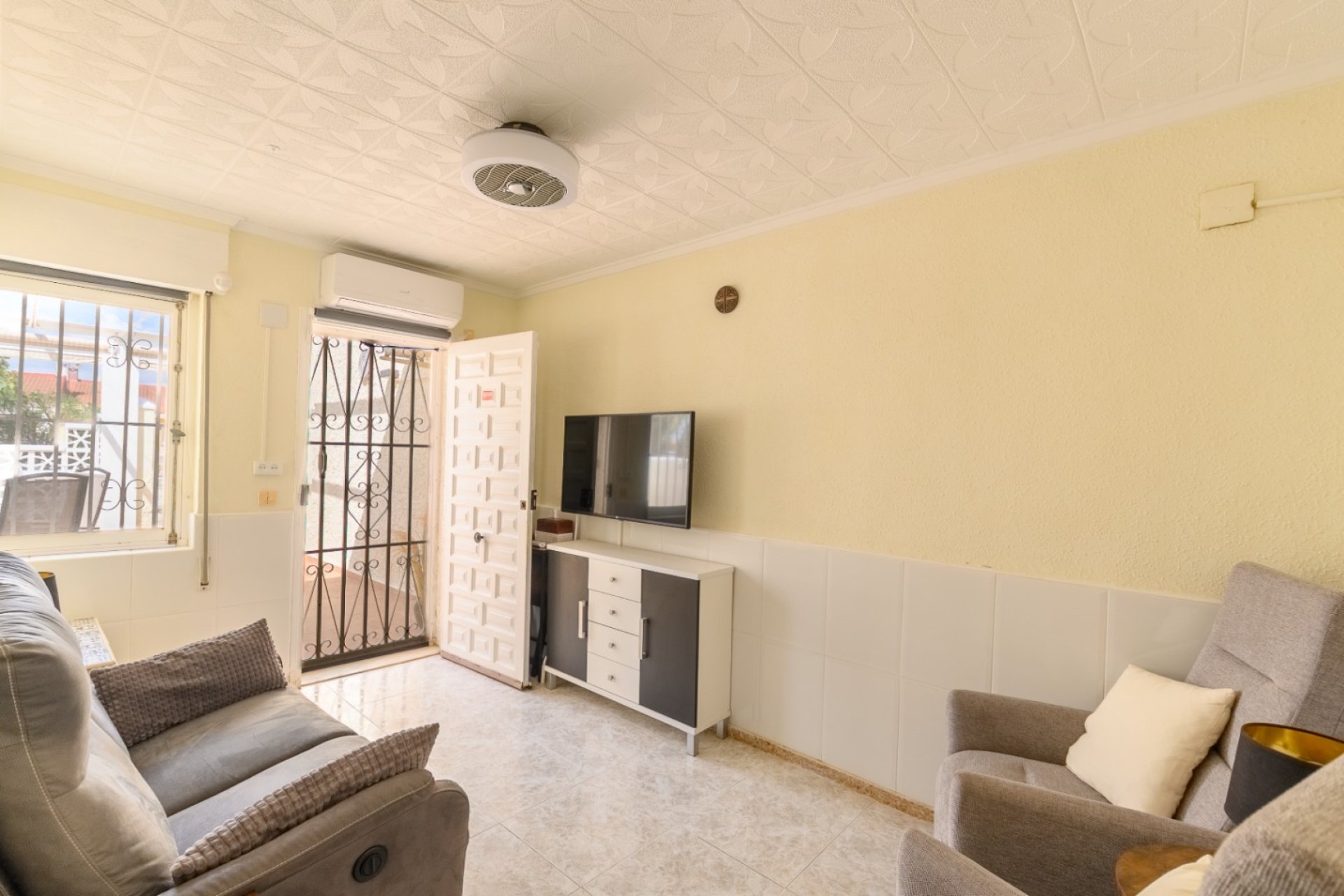 Resale - Bungalow -
Torrevieja - Torretas