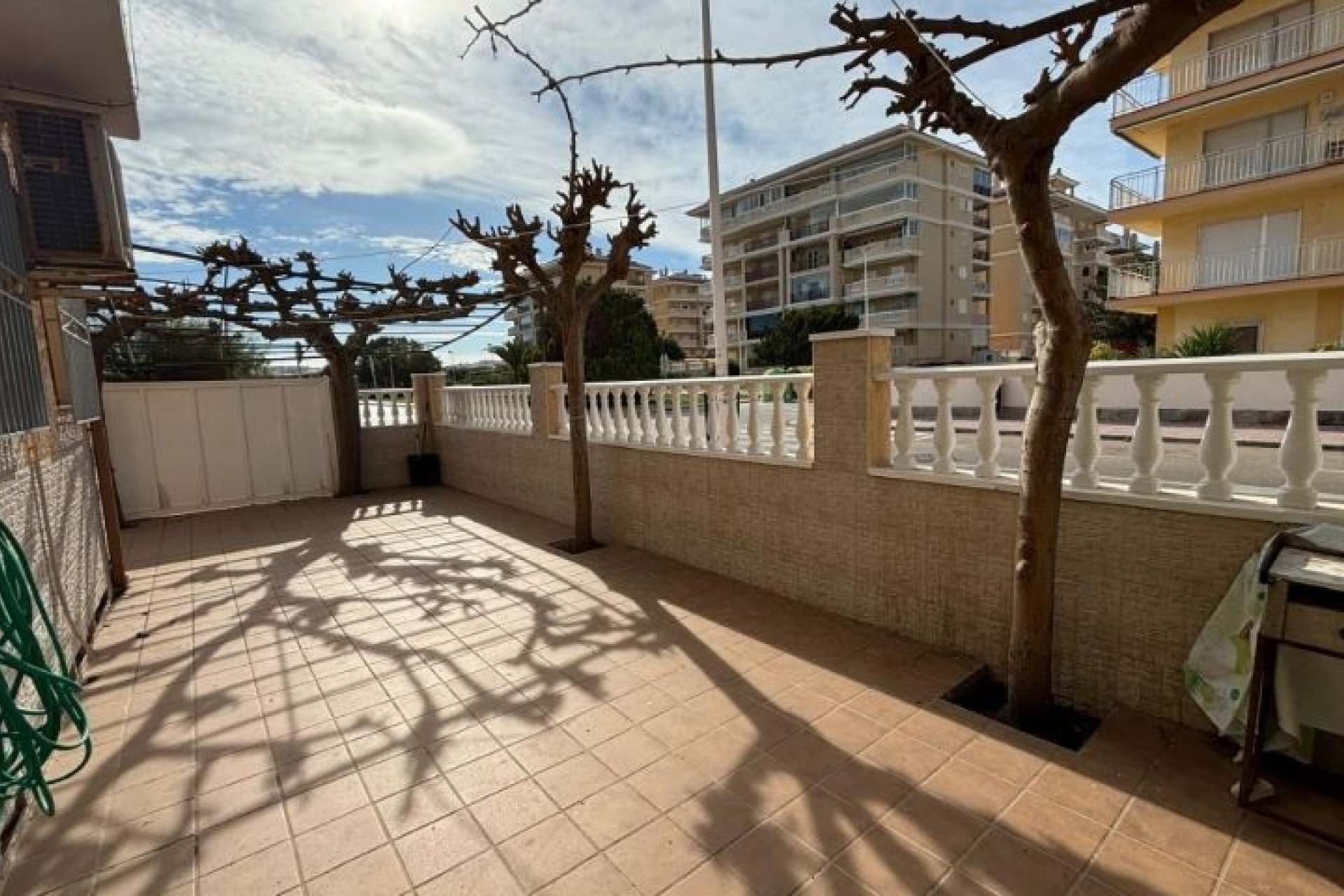 Resale - Bungalow -
Torrevieja