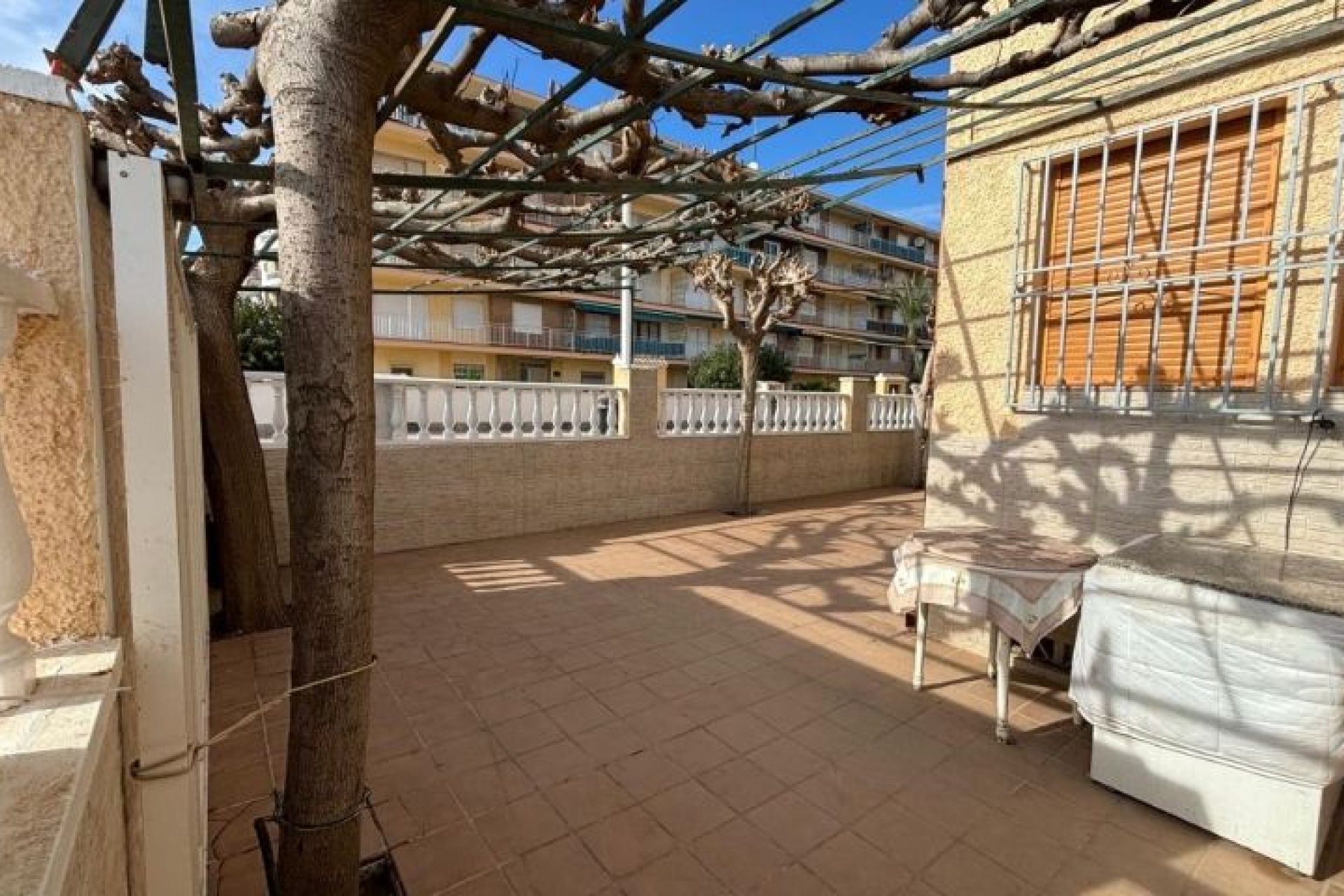 Resale - Bungalow -
Torrevieja
