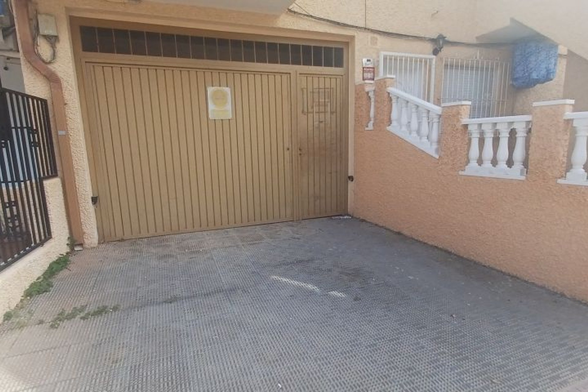 Resale - Bungalow -
Torrevieja