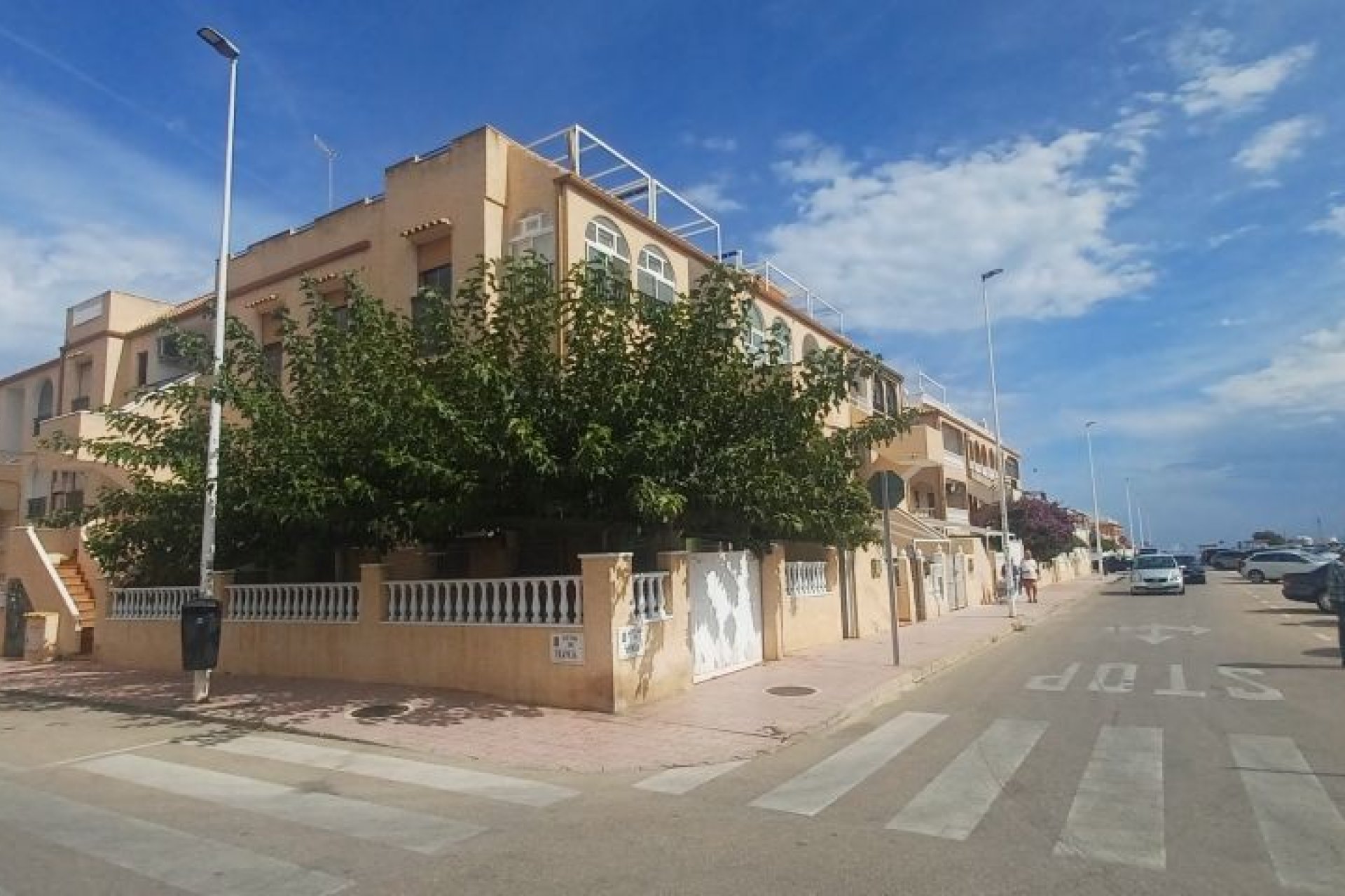 Resale - Bungalow -
Torrevieja
