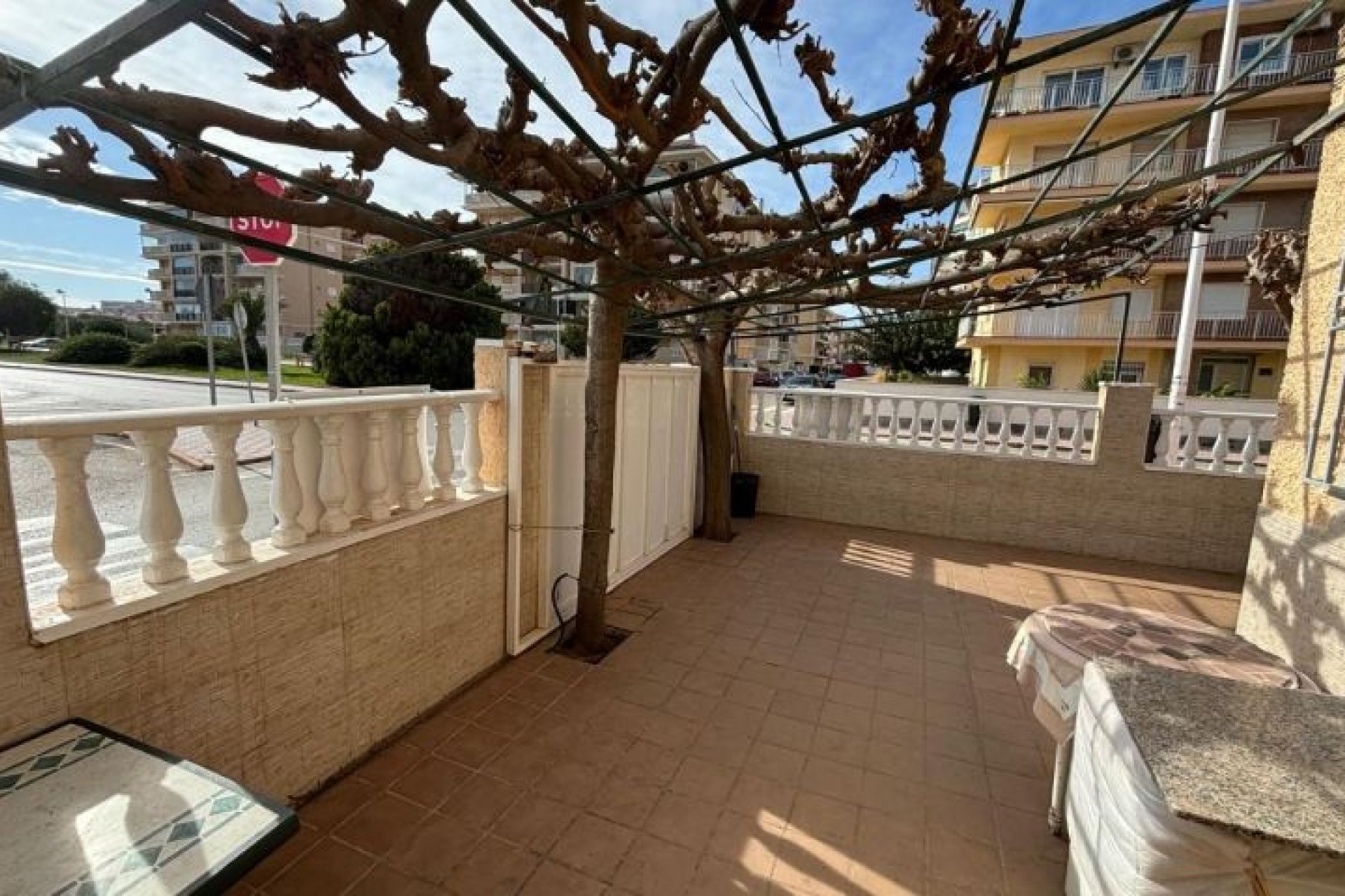 Resale - Bungalow -
Torrevieja