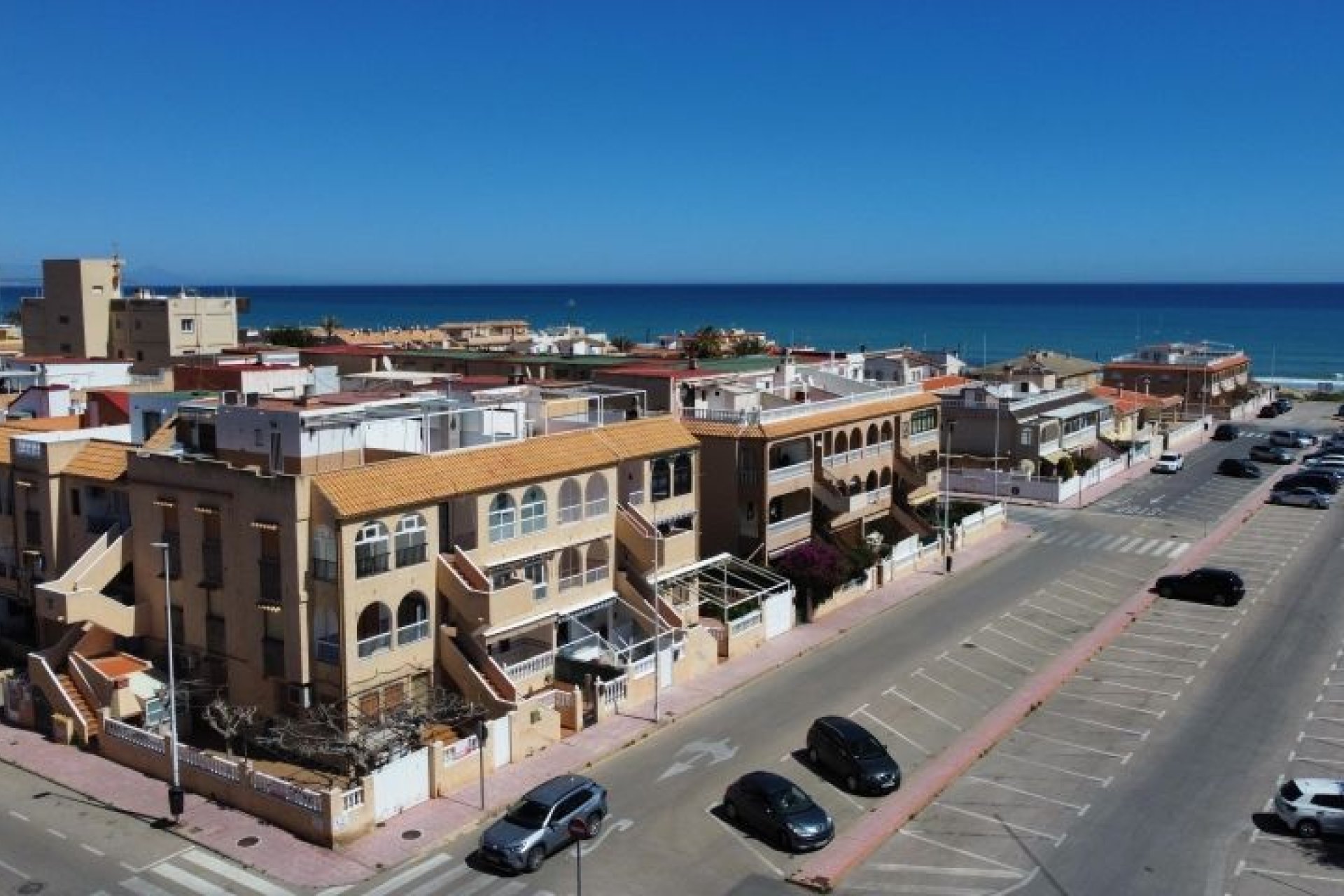 Resale - Bungalow -
Torrevieja