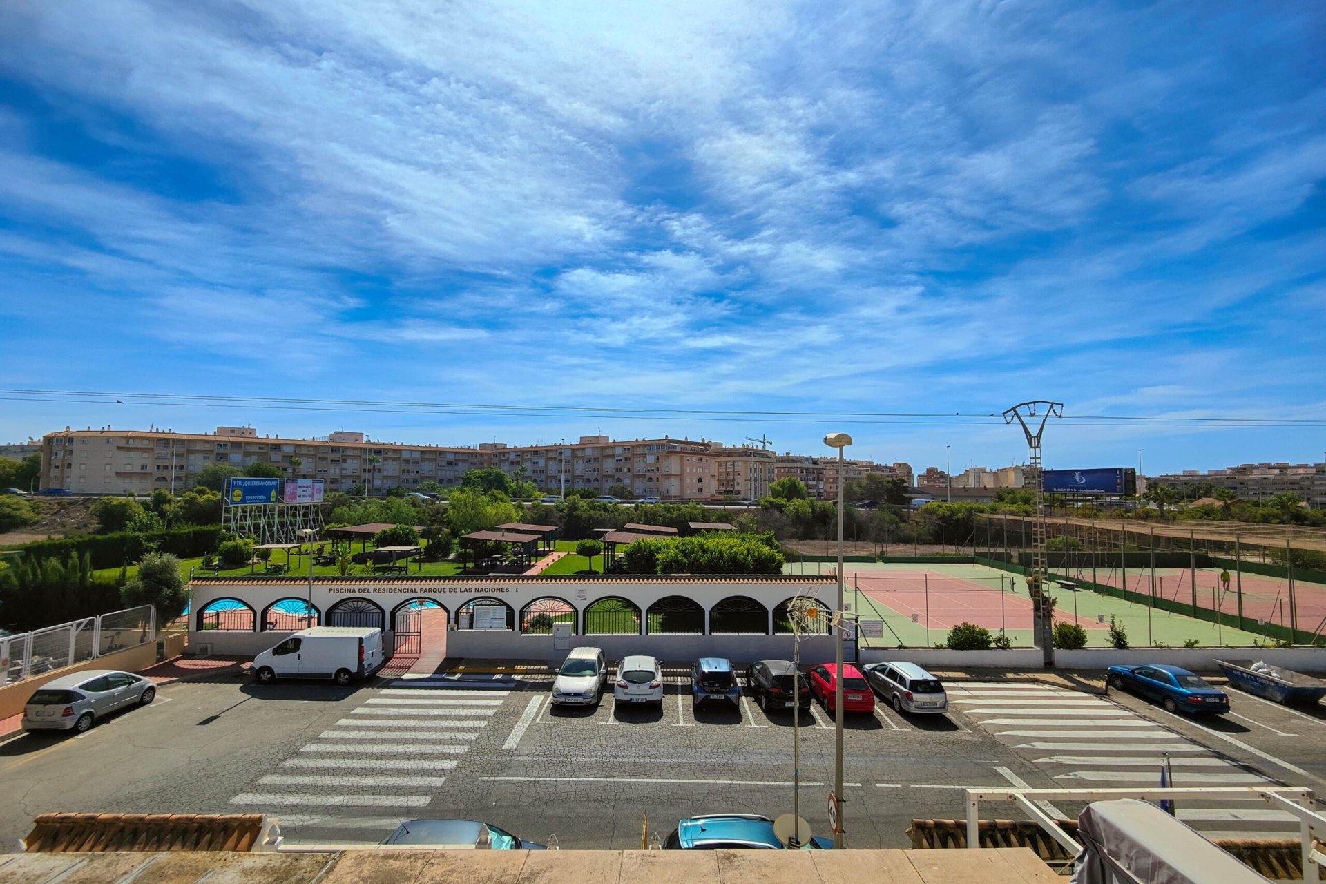 Resale - Bungalow -
Torrevieja