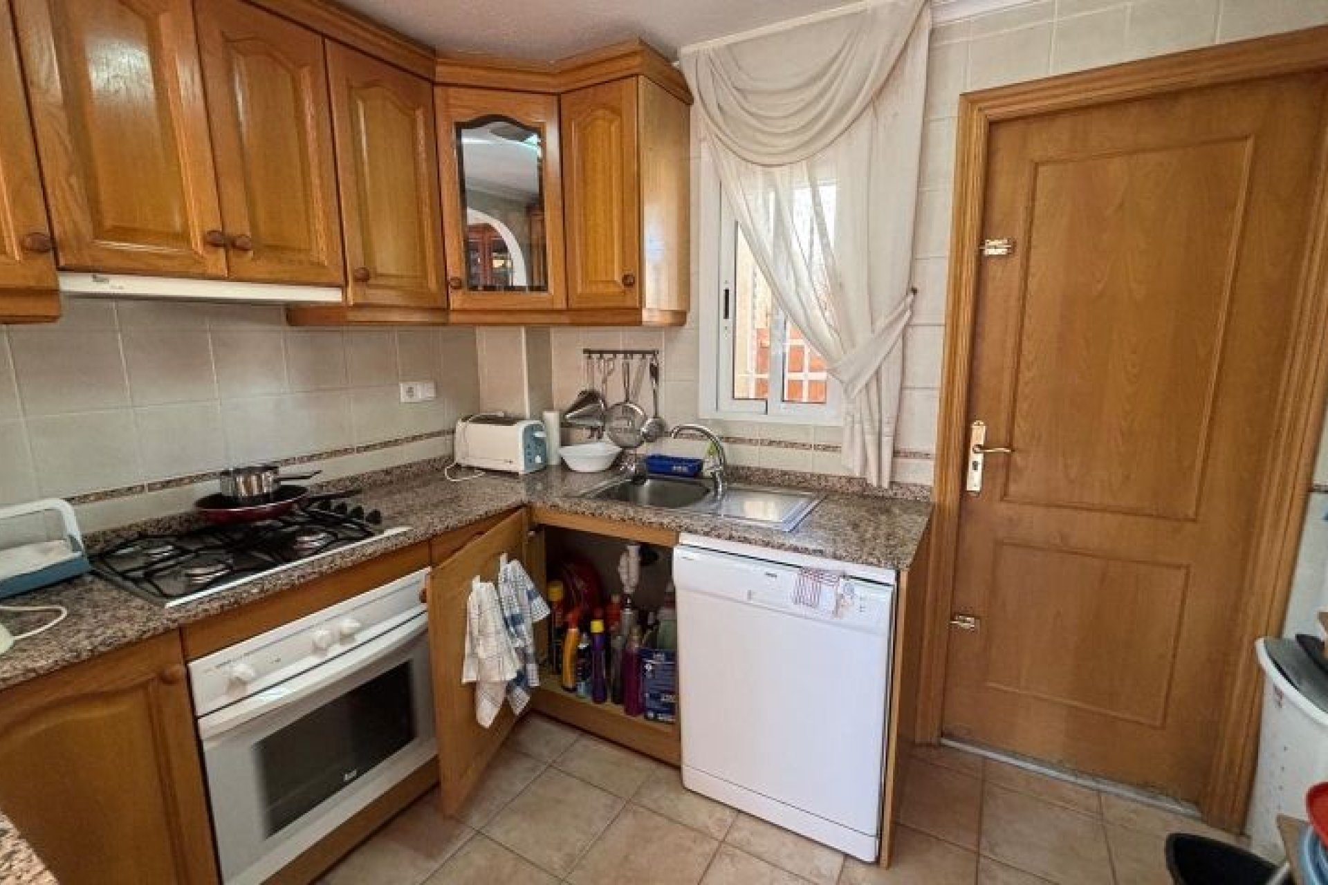 Resale - Bungalow -
Torrevieja