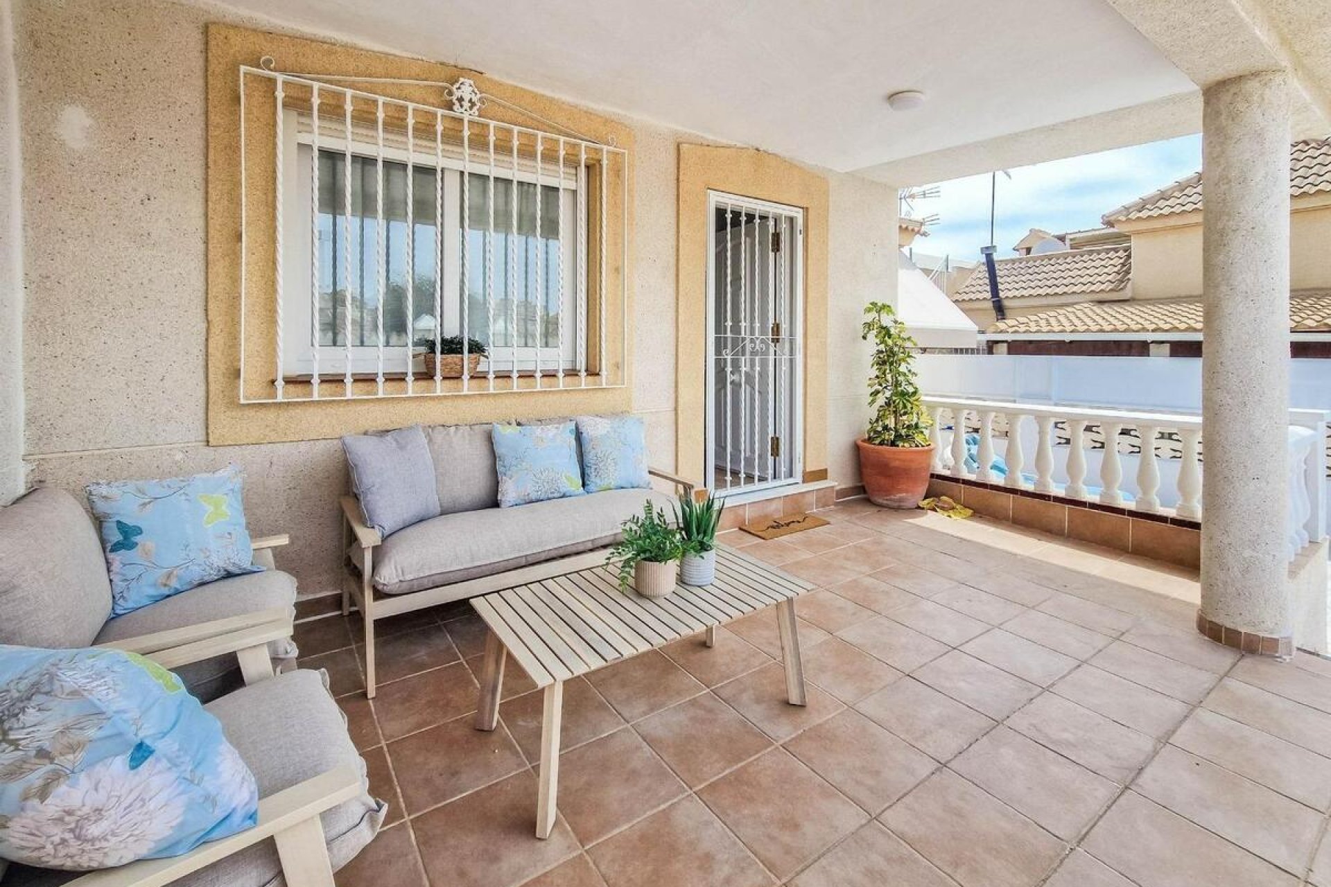 Resale - Bungalow -
Torrevieja