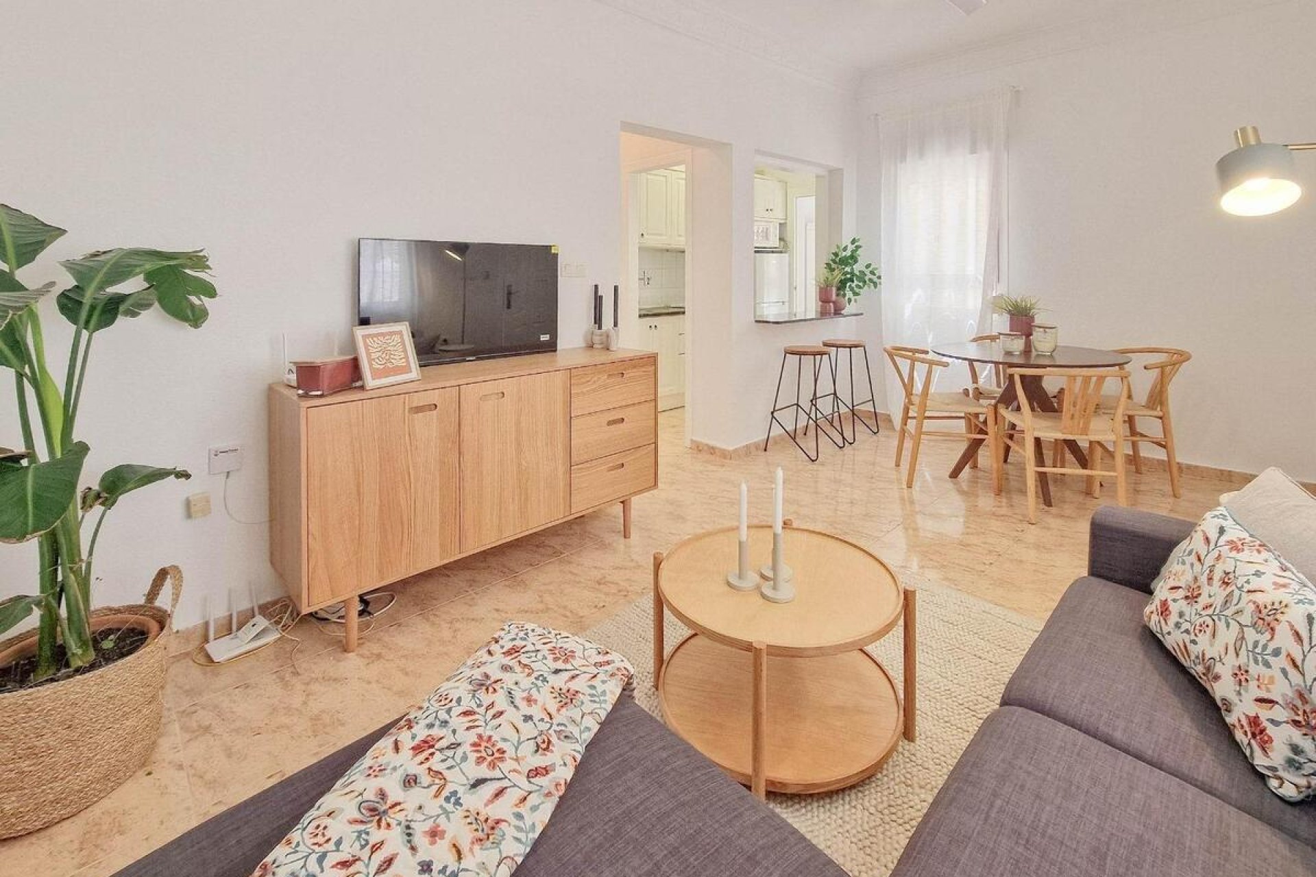 Resale - Bungalow -
Torrevieja