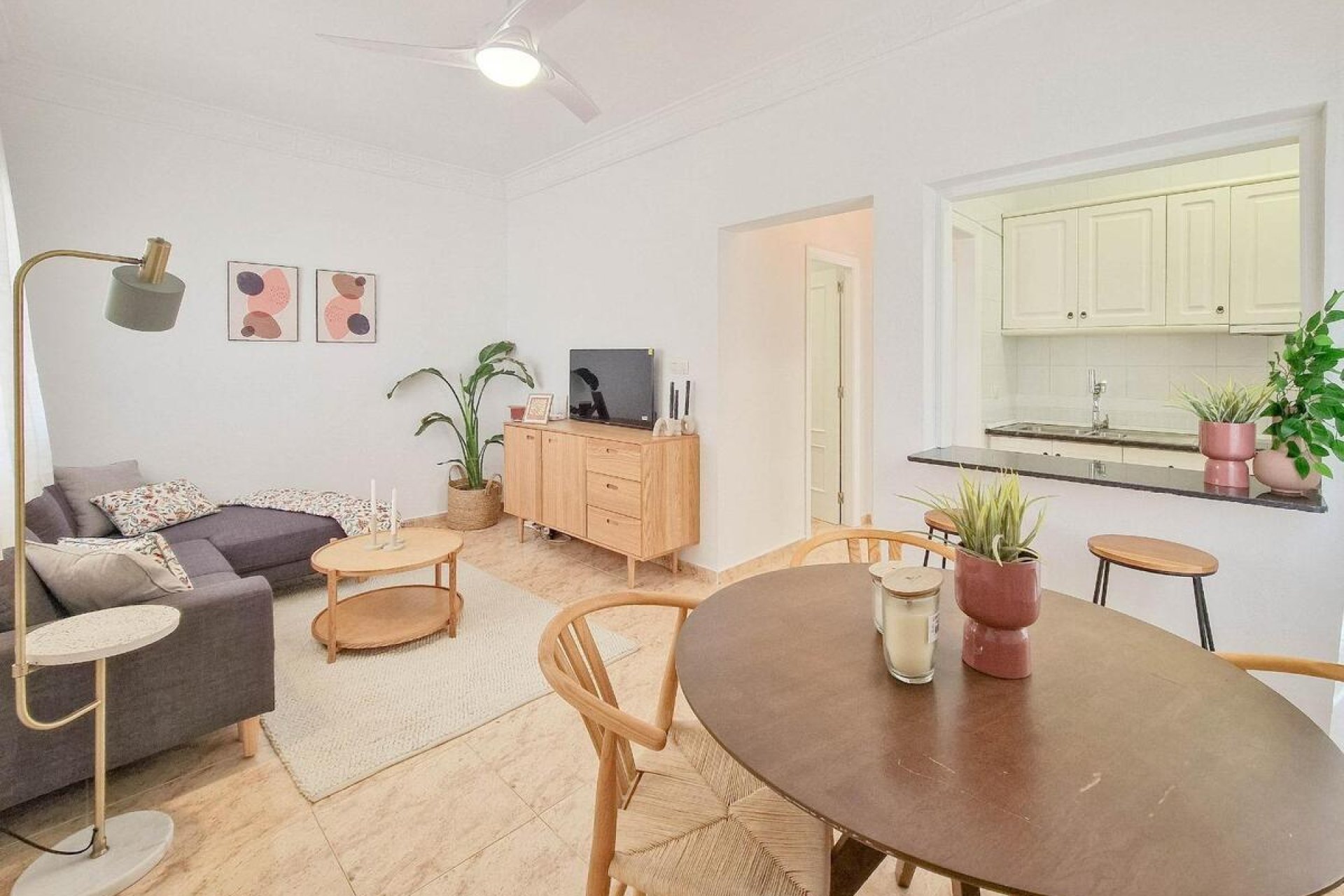 Resale - Bungalow -
Torrevieja