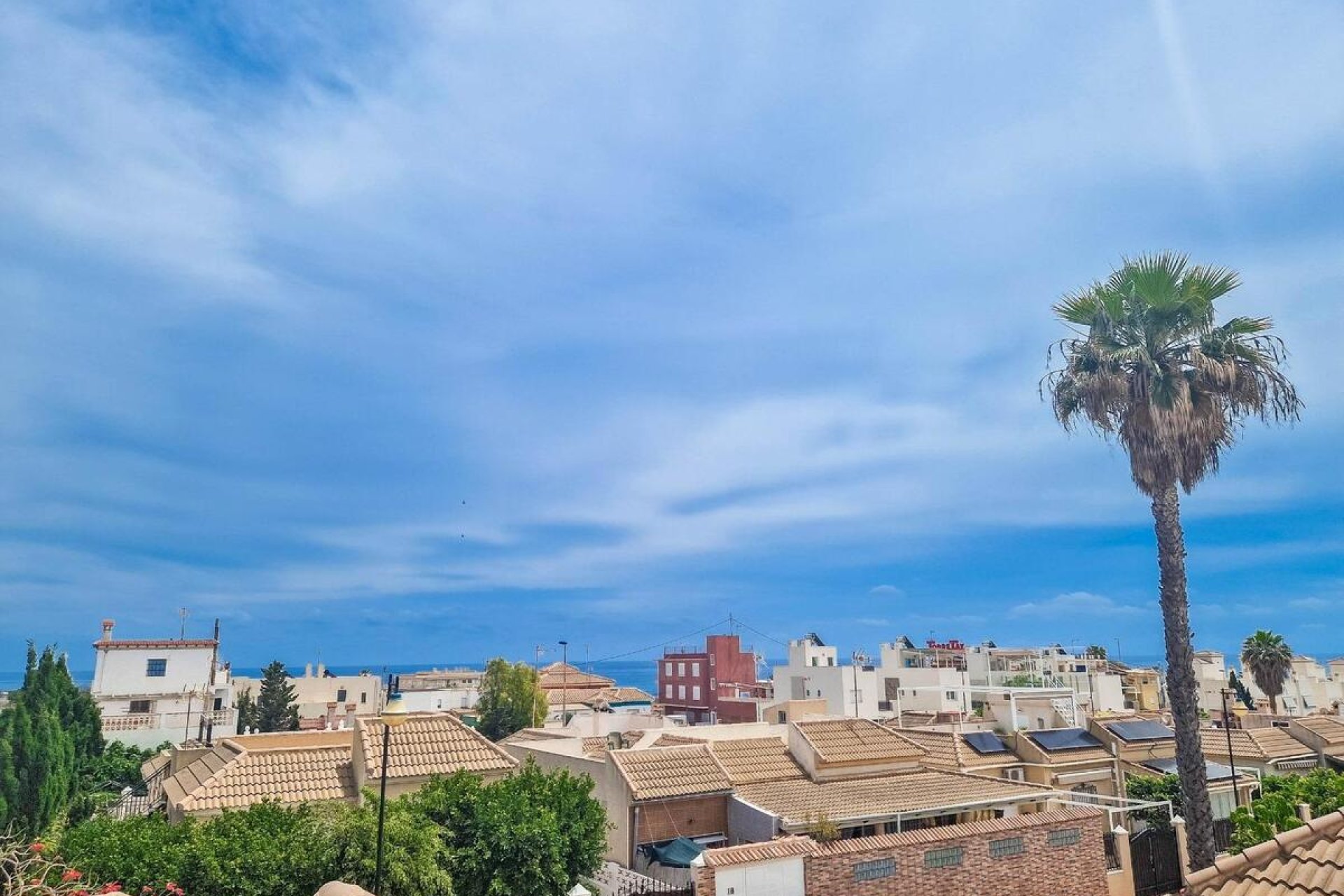 Resale - Bungalow -
Torrevieja