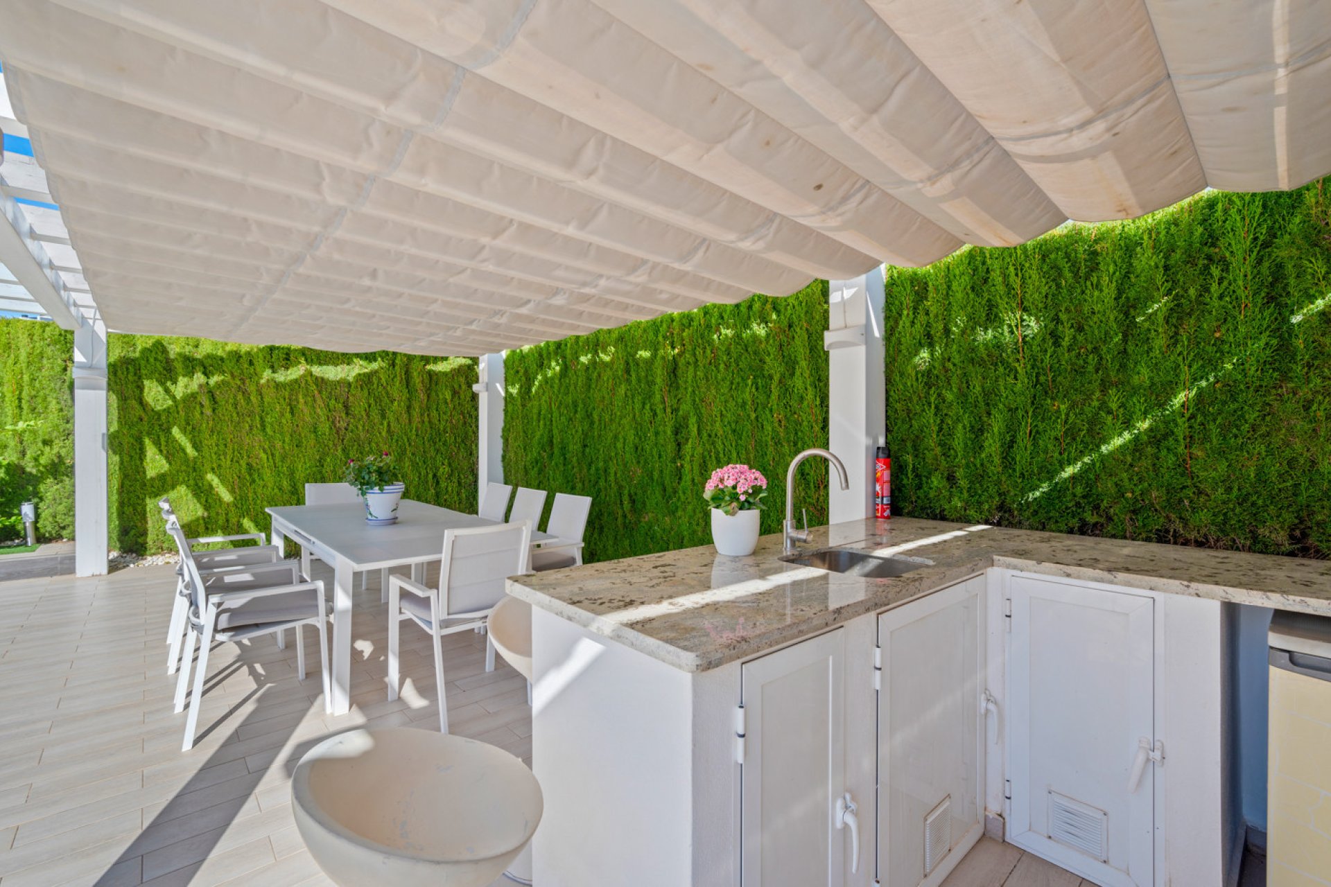 Resale - Bungalow -
Torrevieja