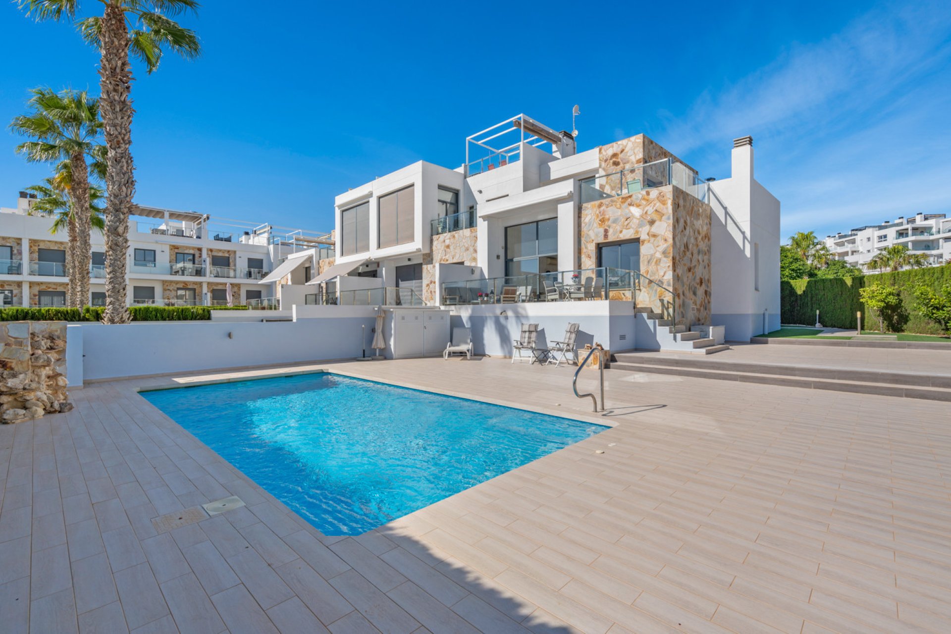 Resale - Bungalow -
Torrevieja