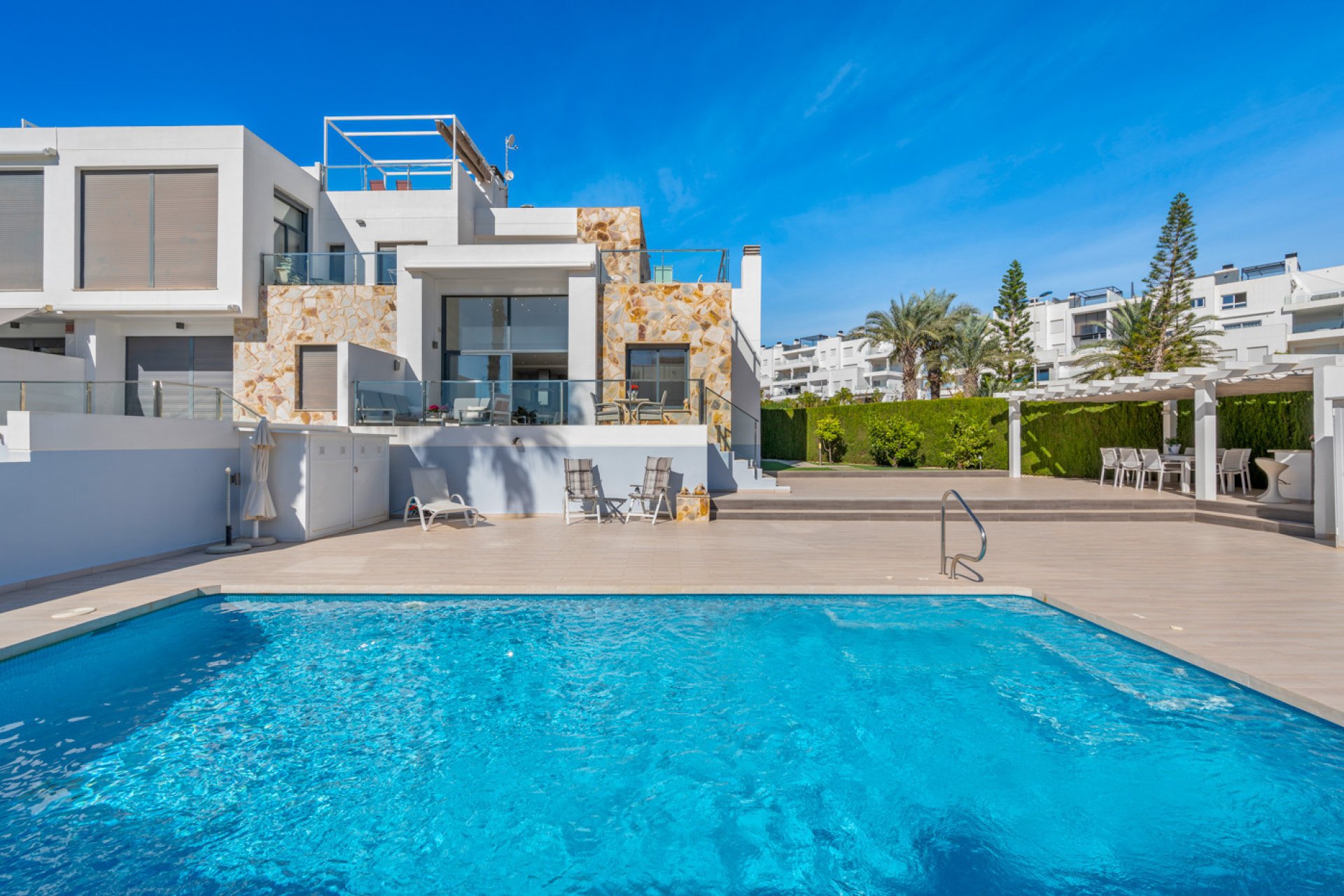 Resale - Bungalow -
Torrevieja