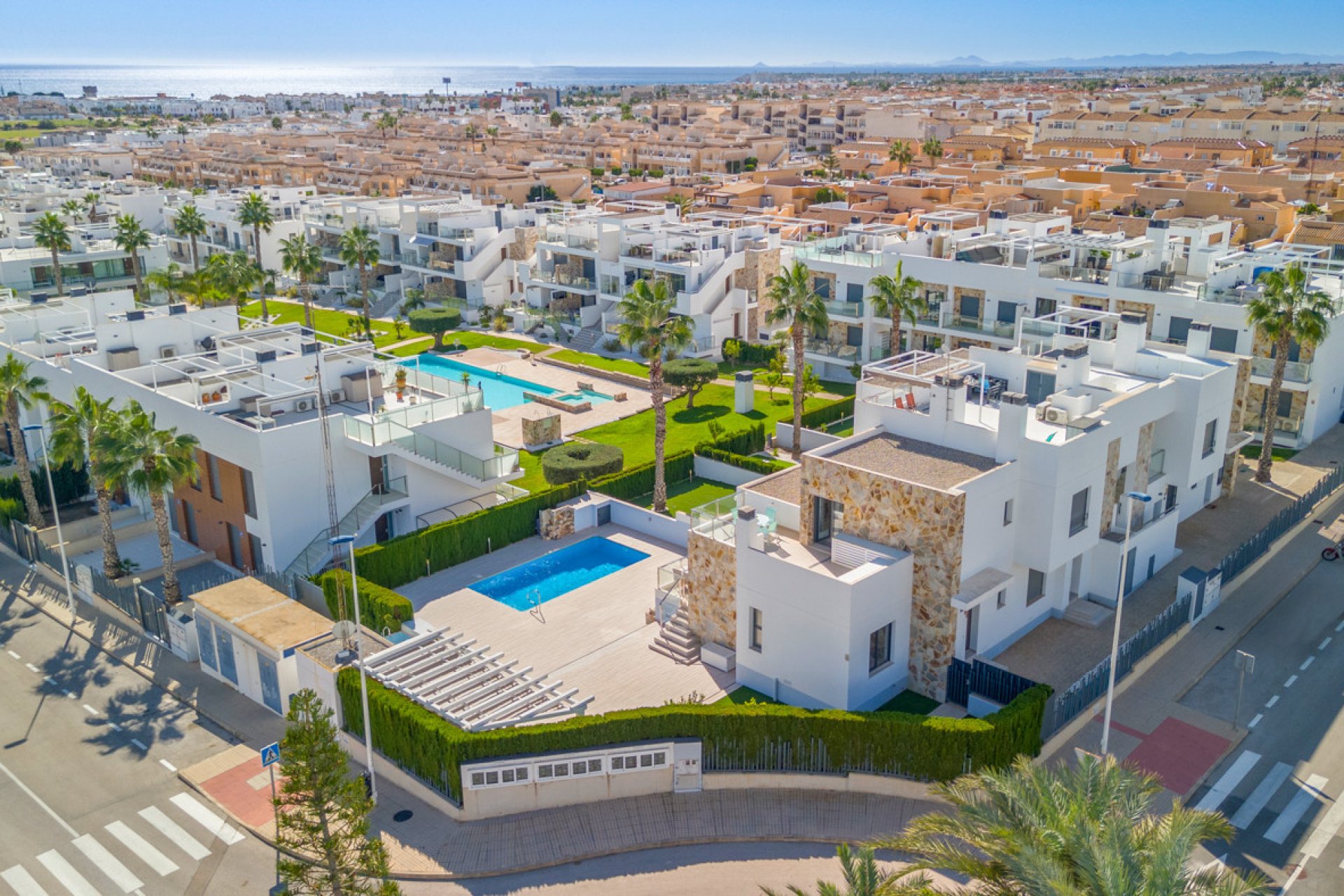 Resale - Bungalow -
Torrevieja