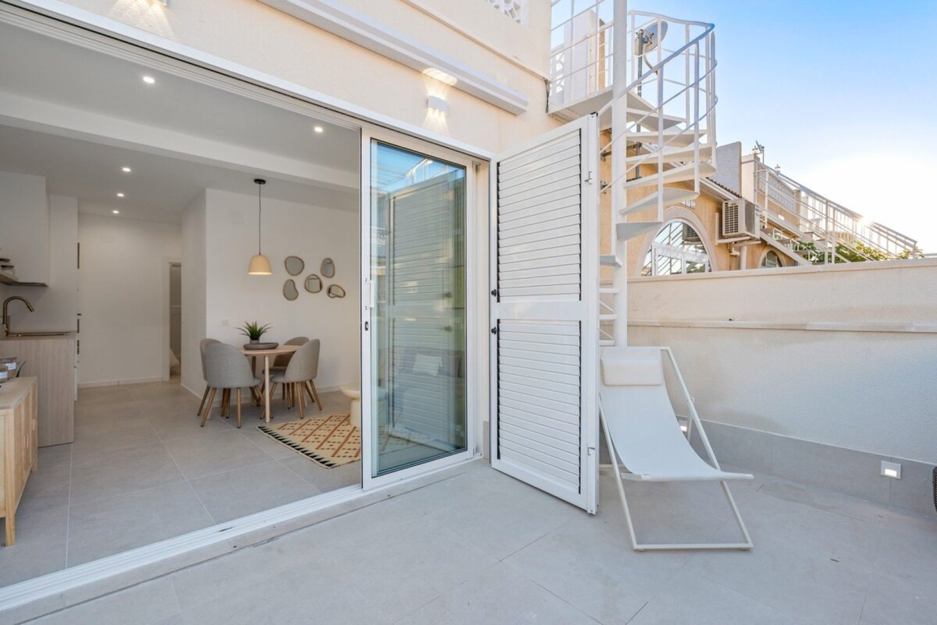 Resale - Bungalow -
Torrevieja